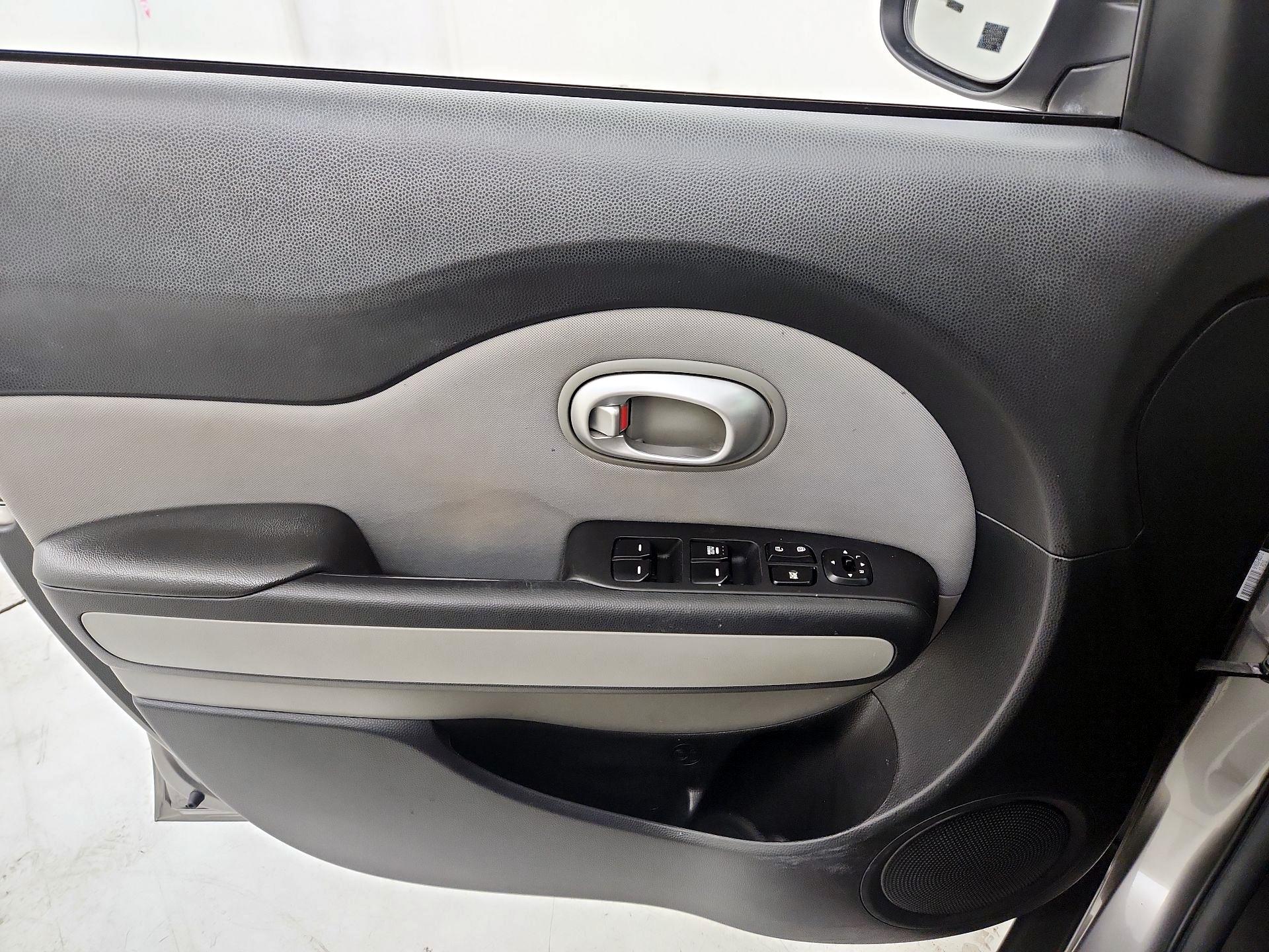 Thumbnail: 2016 Kia Soul - 12
