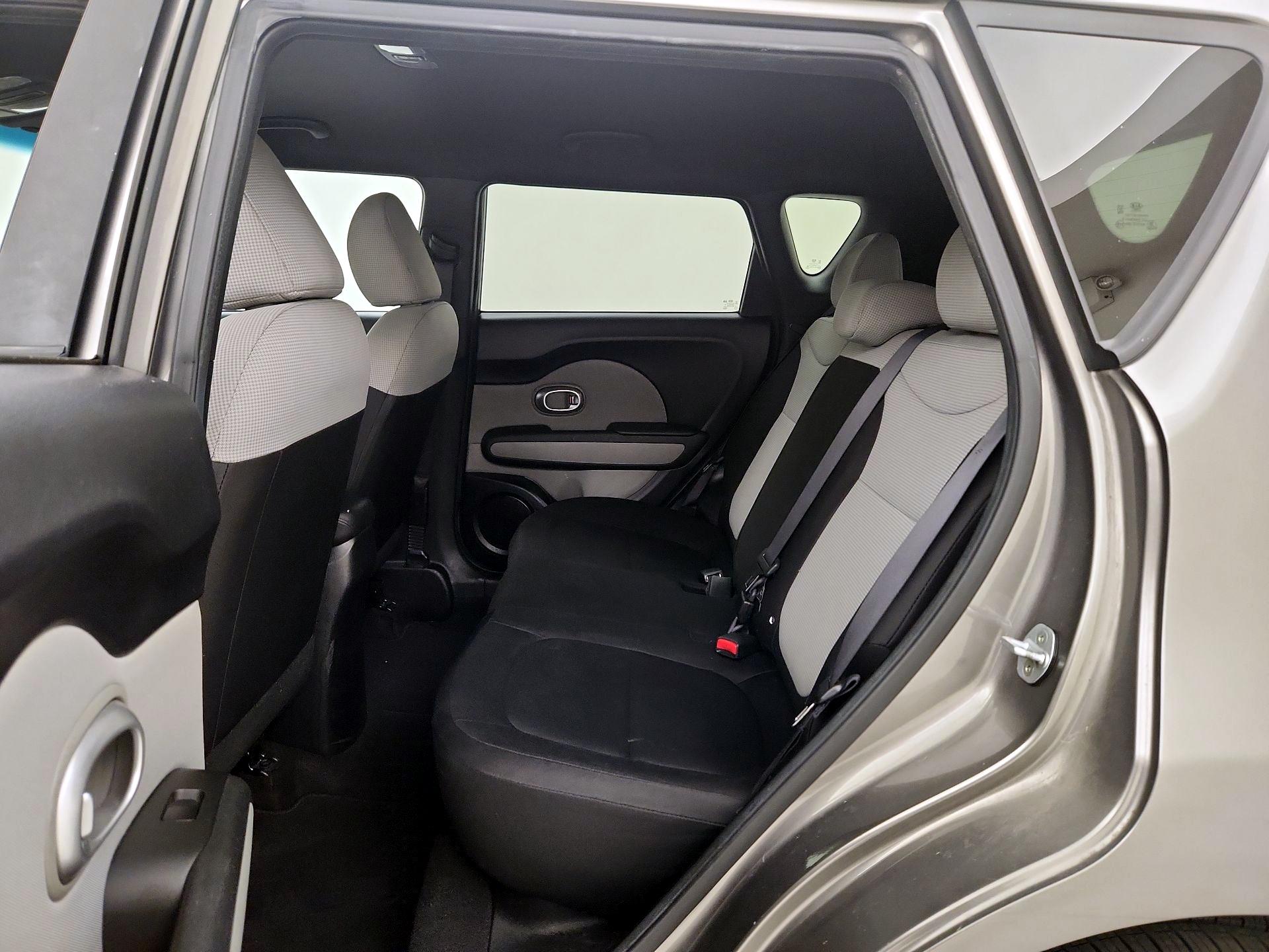 Thumbnail: 2016 Kia Soul - 18