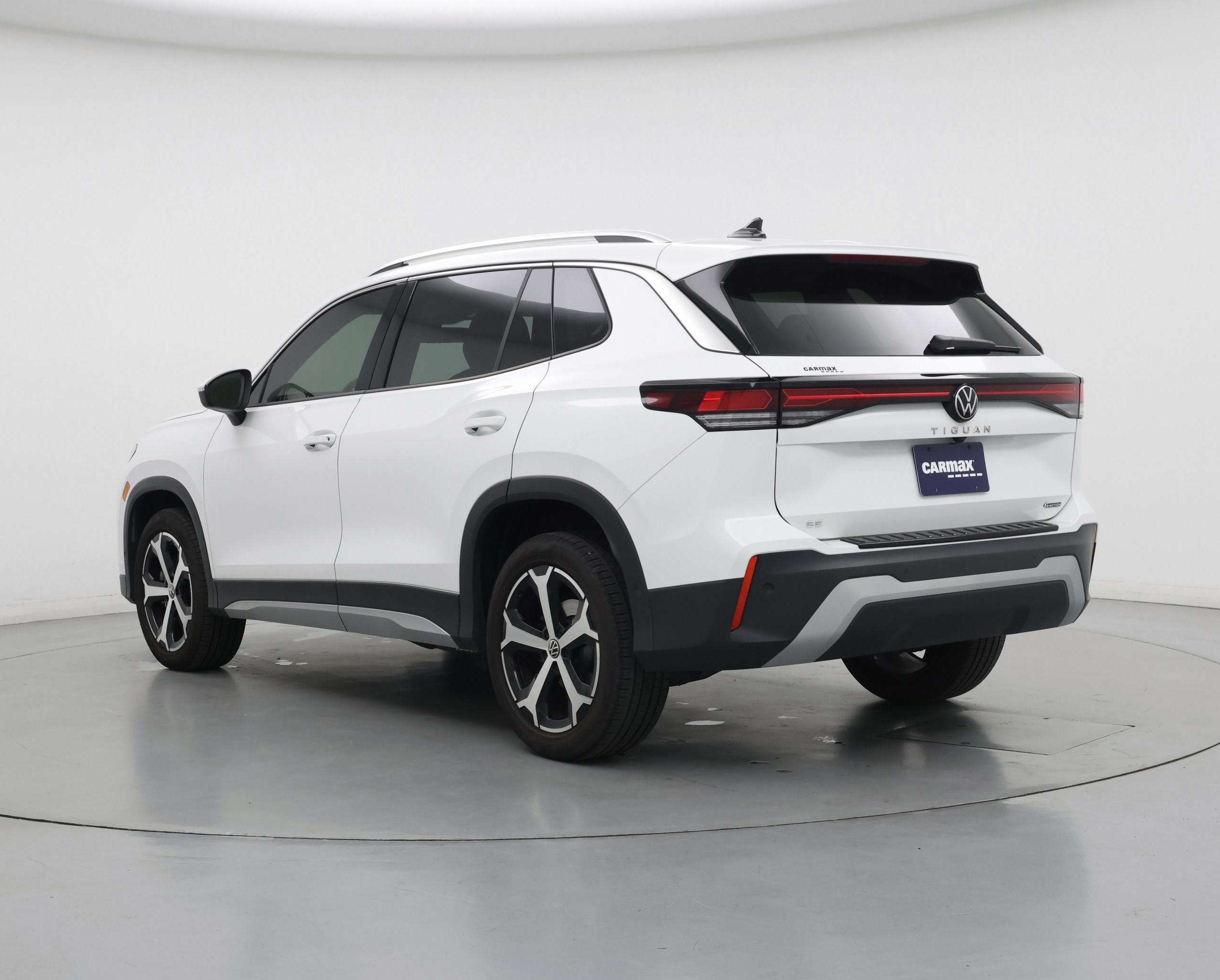 Thumbnail: 2025 Volkswagen Tiguan - 2