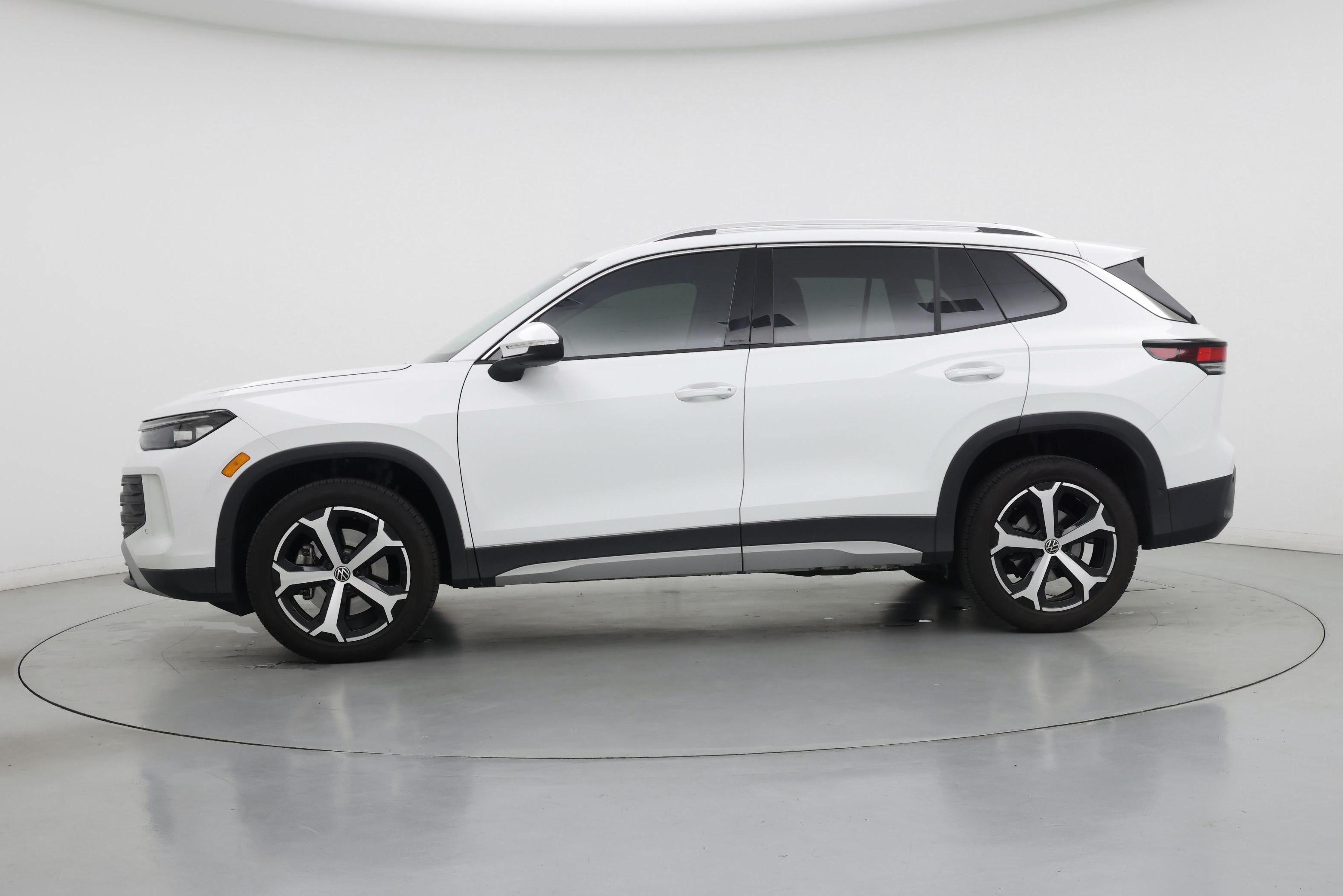 Thumbnail: 2025 Volkswagen Tiguan - 3