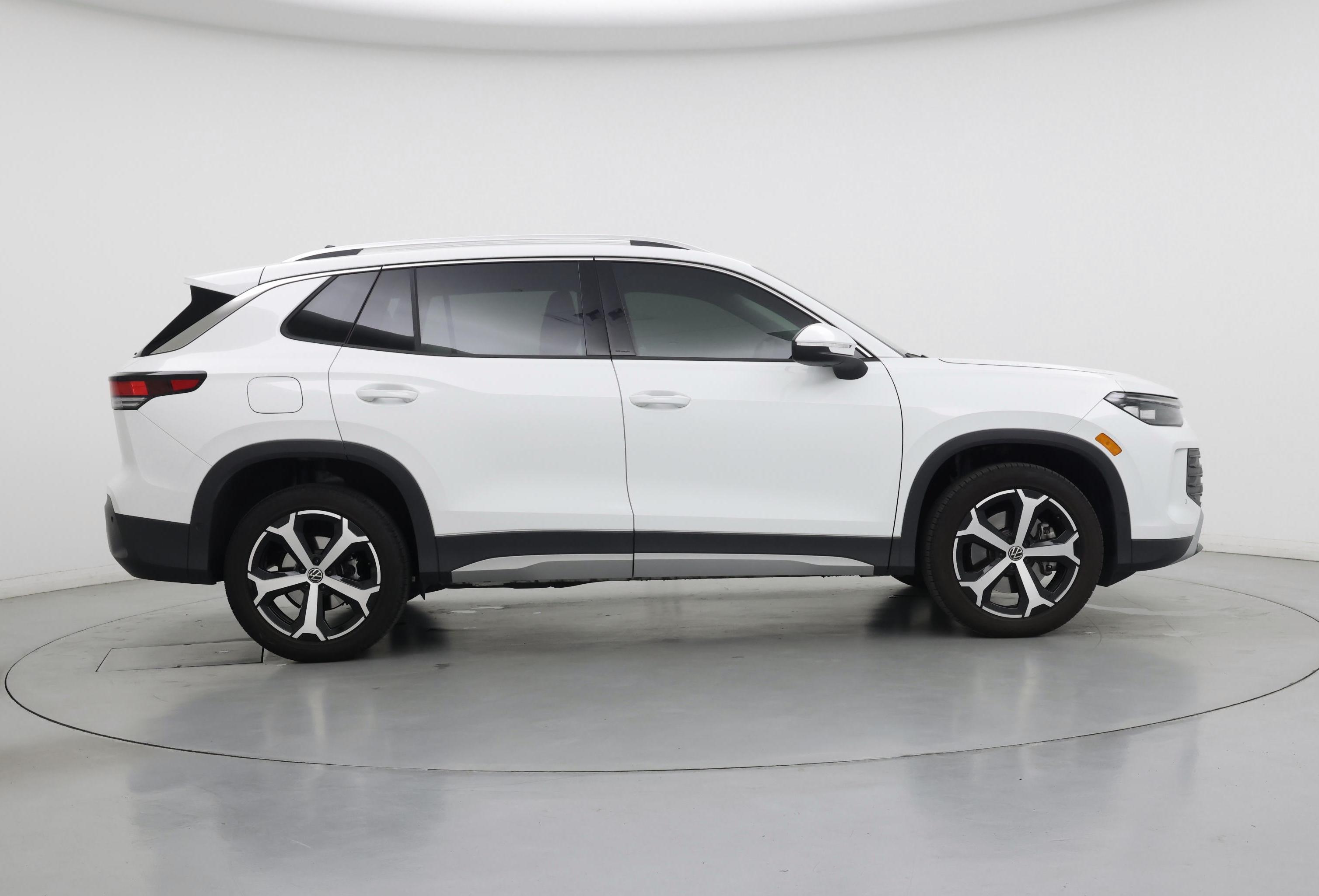 Thumbnail: 2025 Volkswagen Tiguan - 7