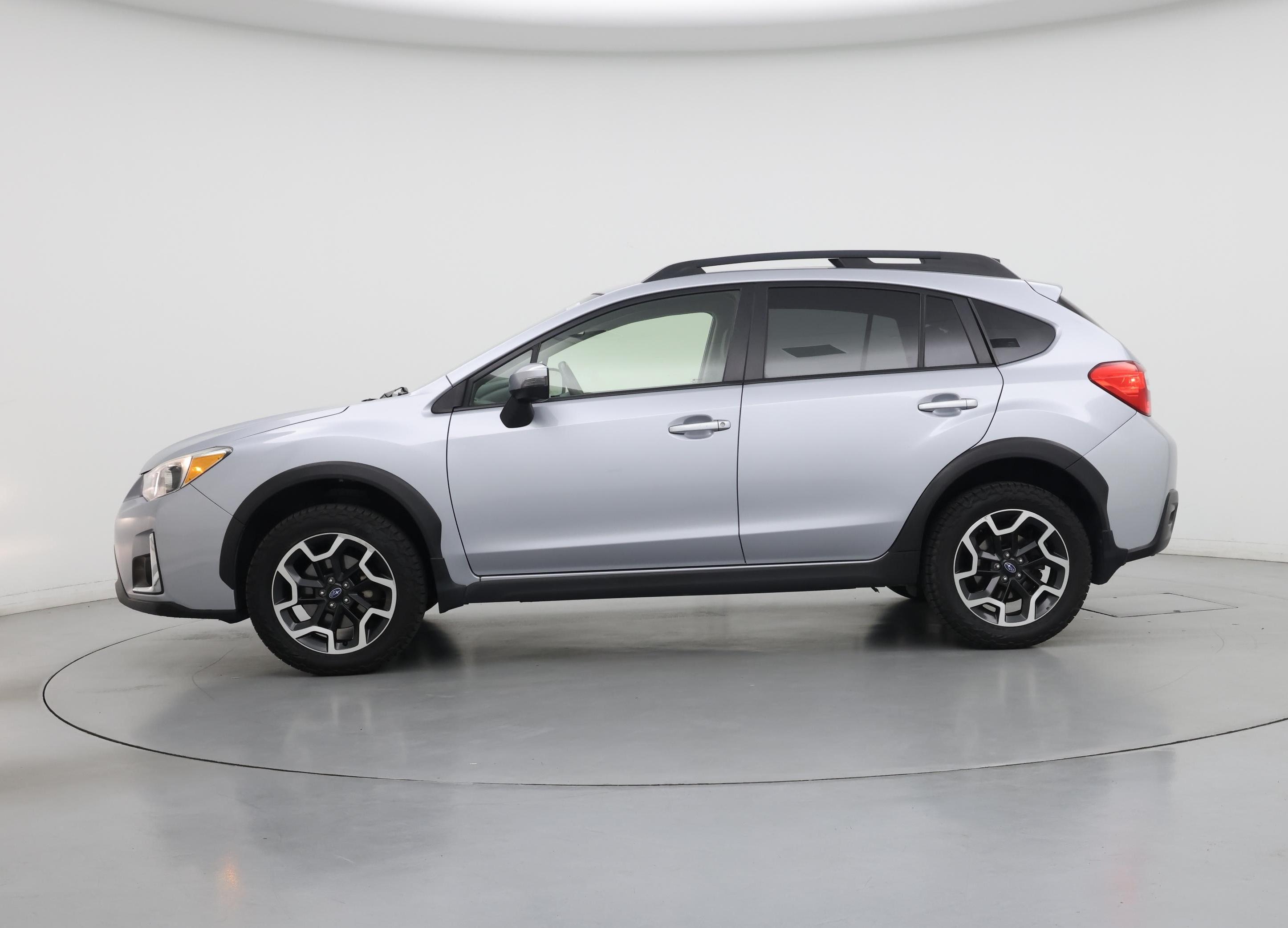 Thumbnail: 2016 Subaru XV Crosstrek - 3