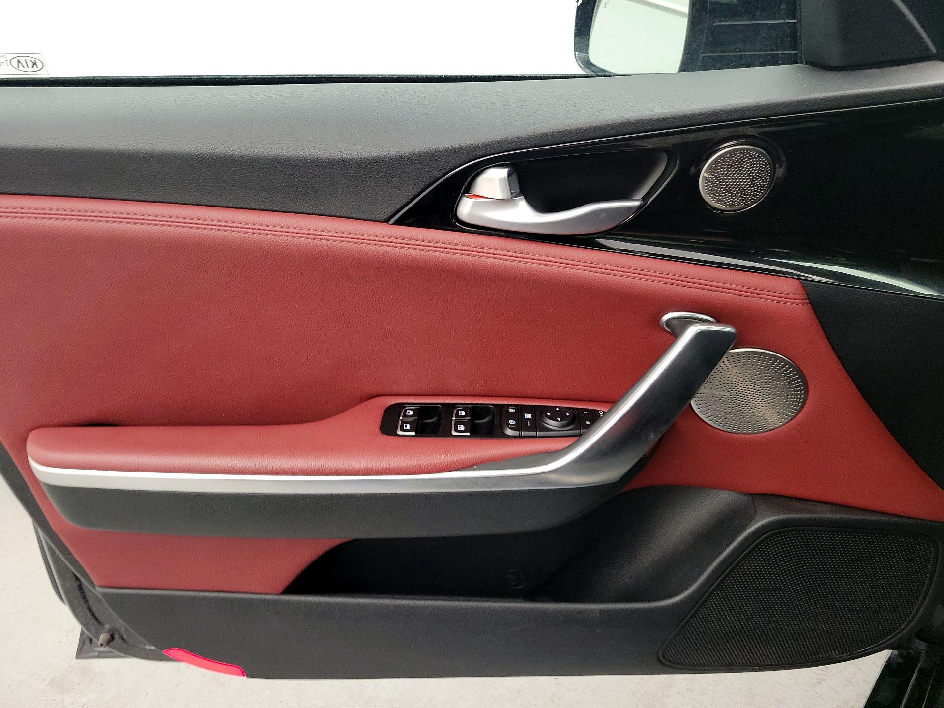 Thumbnail: 2022 Kia Stinger - 12