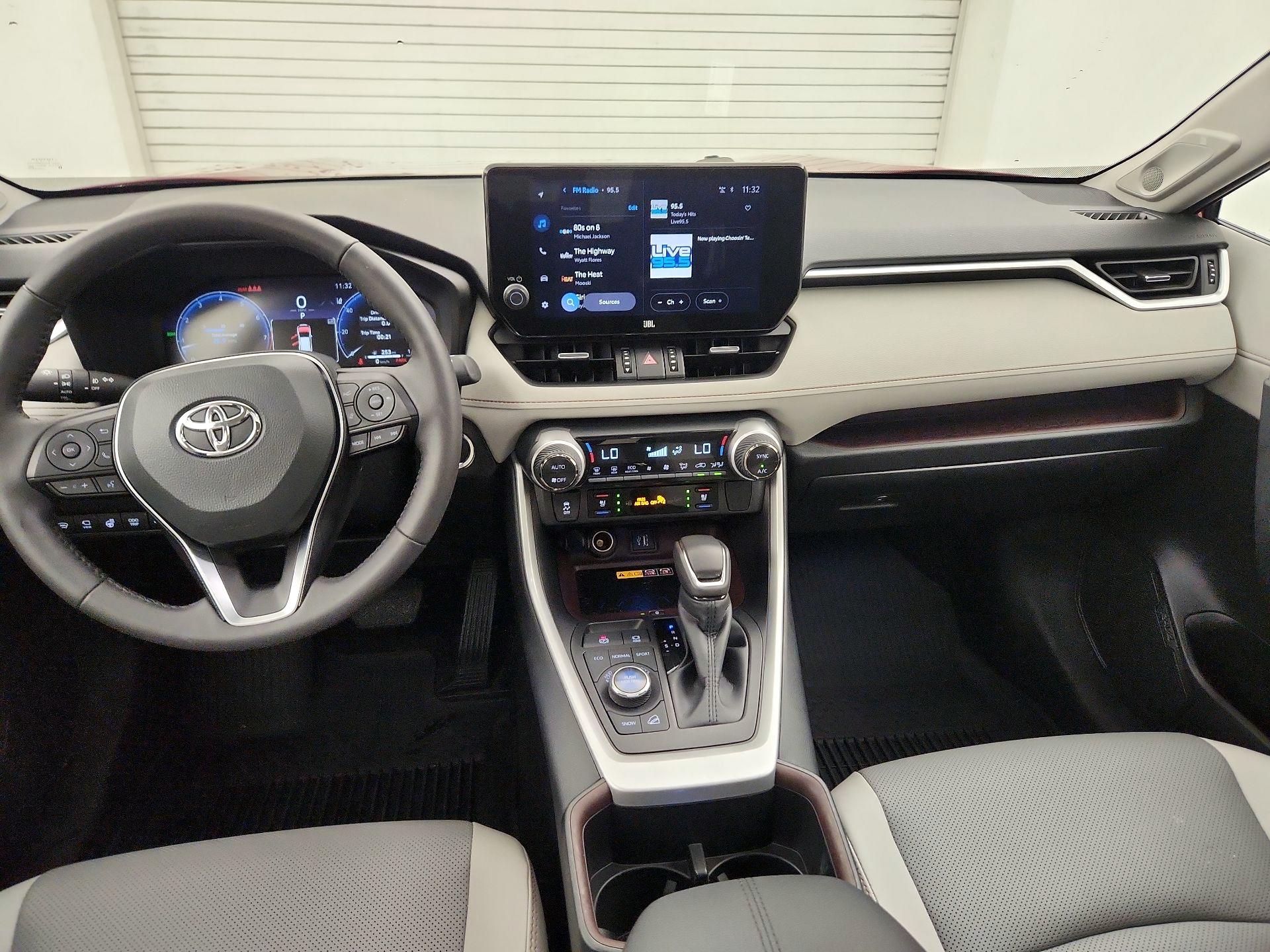 Thumbnail: 2025 Toyota RAV4 - 9