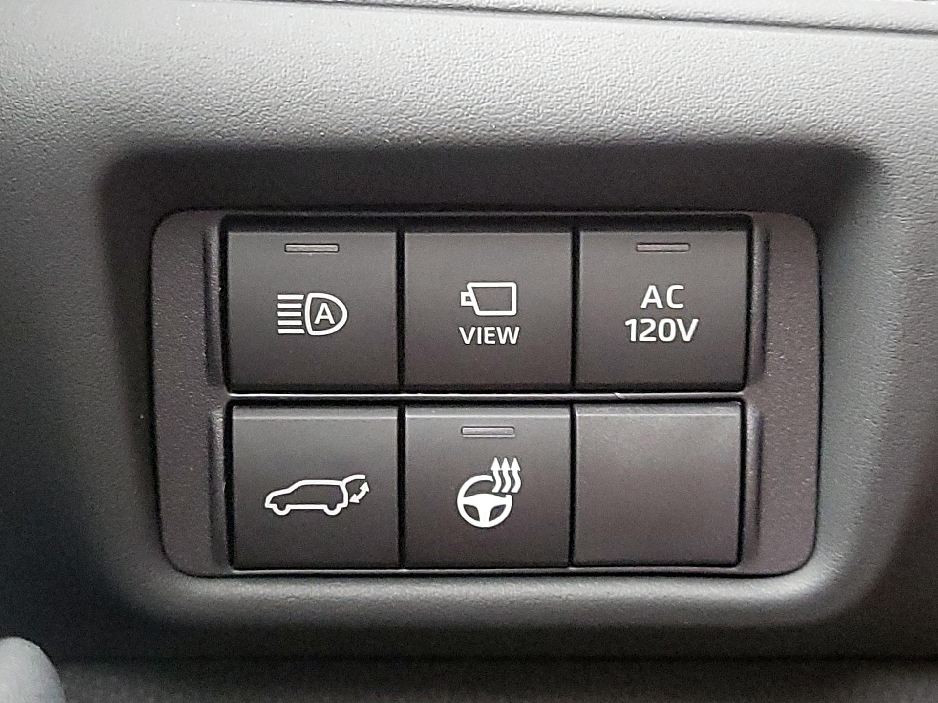 Thumbnail: 2025 Toyota Highlander - 13
