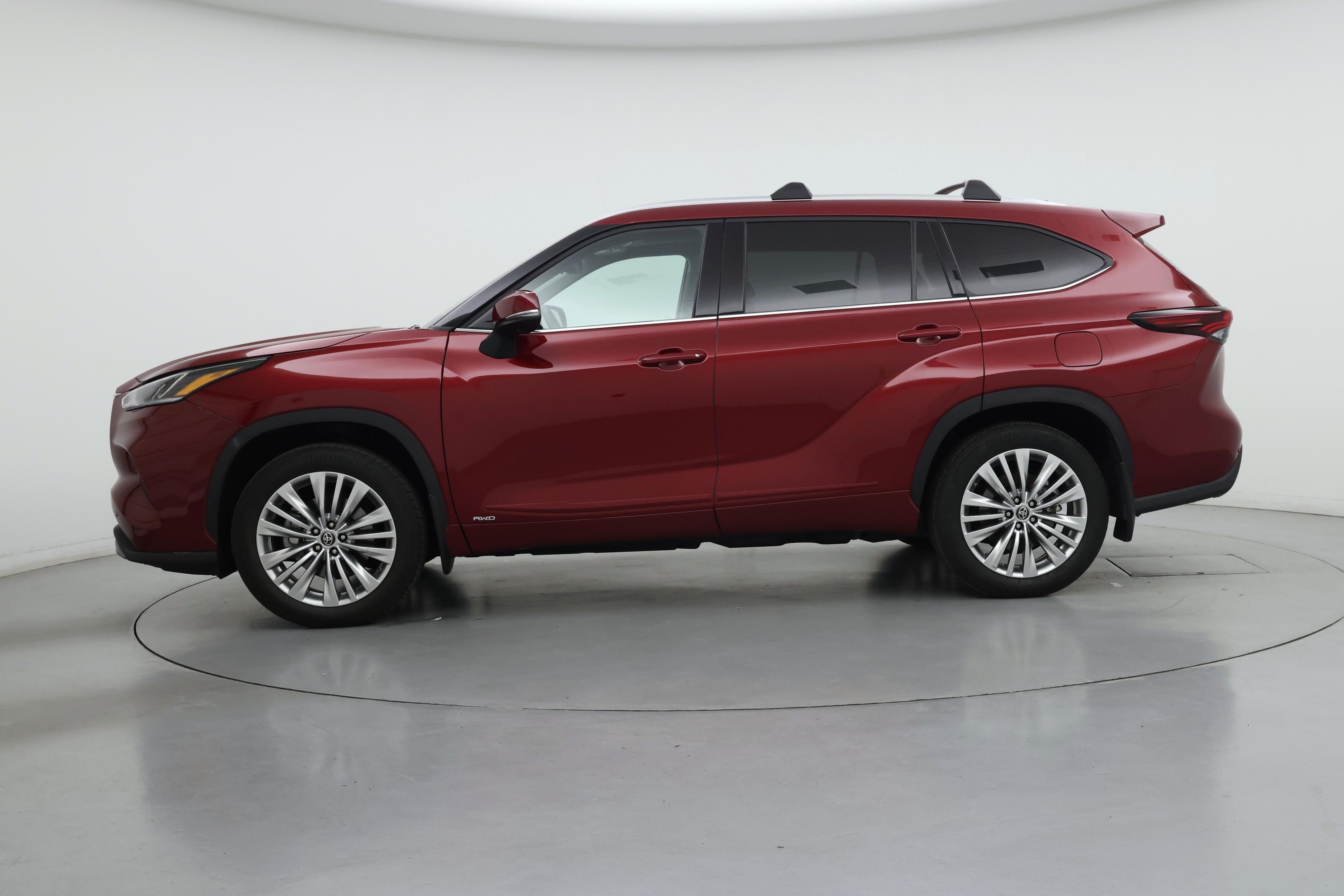 Thumbnail: 2025 Toyota Highlander - 3