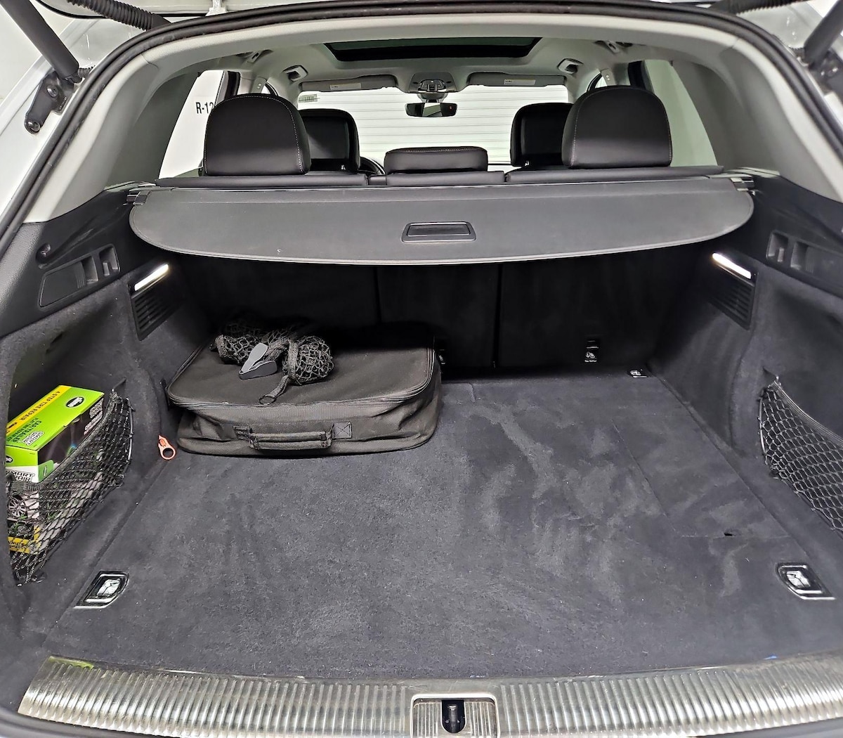 Trunk/Cargo (Seats Up)