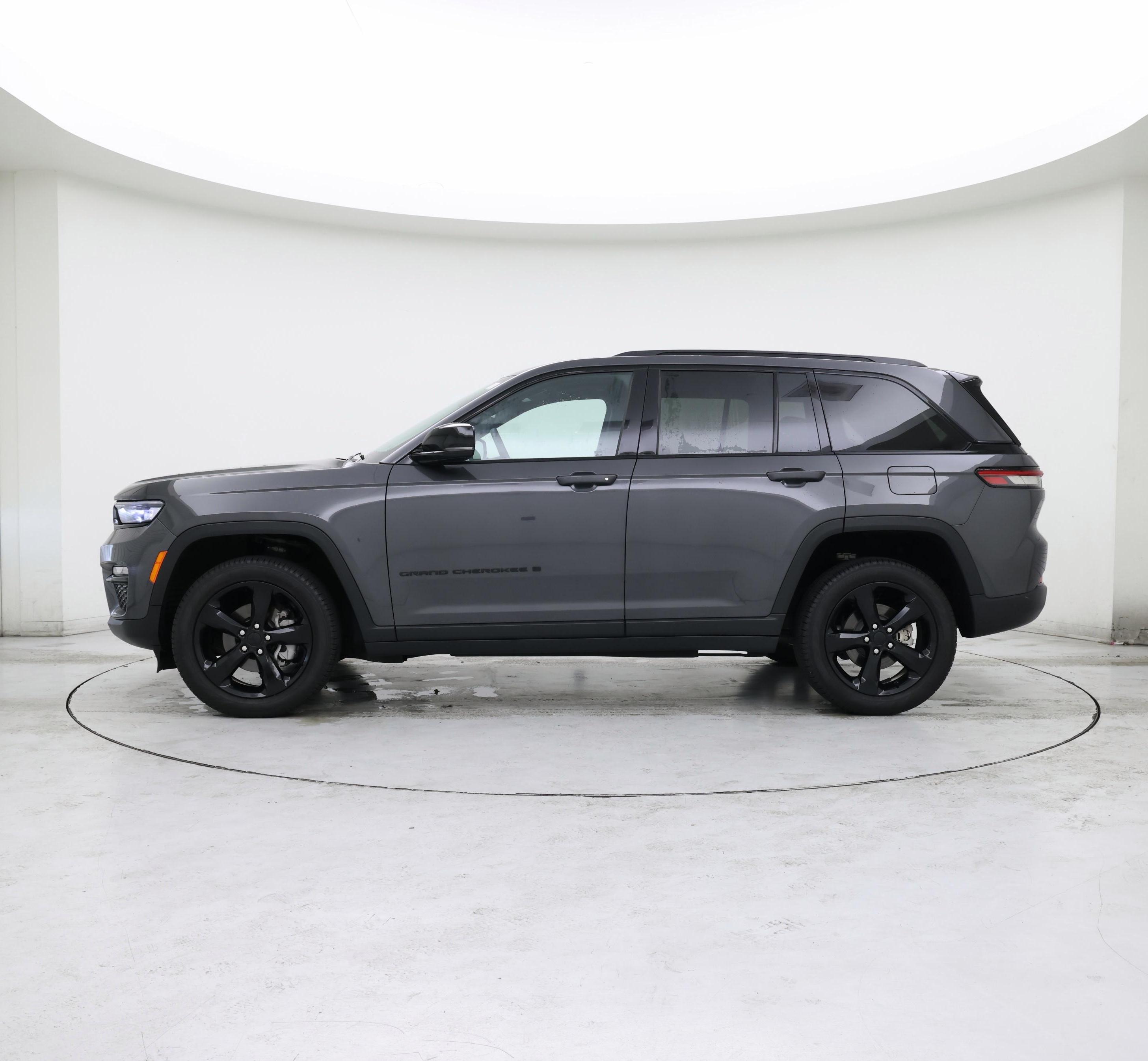 Thumbnail: 2025 Jeep Grand Cherokee - 3