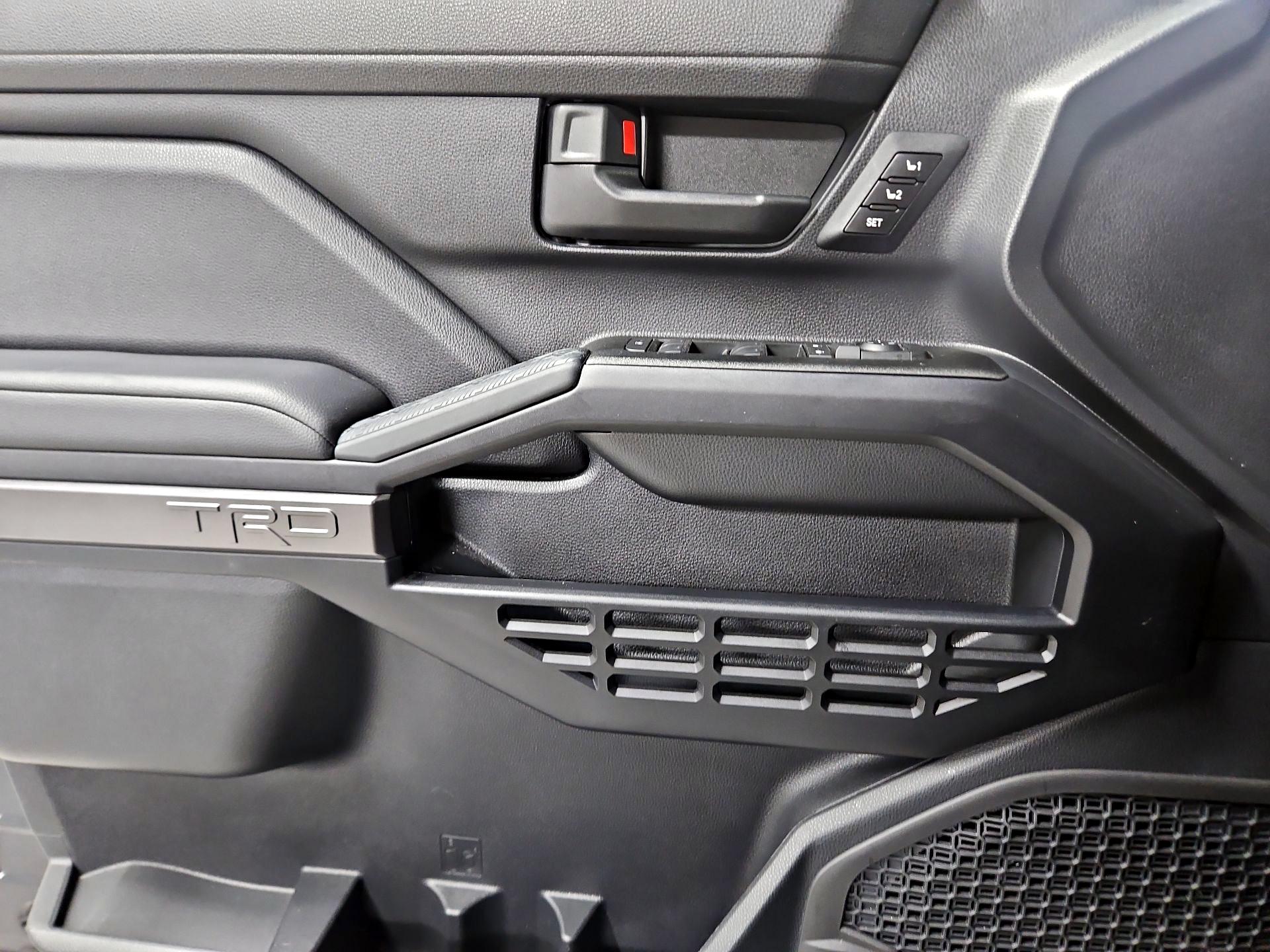 Thumbnail: 2025 Toyota 4Runner - 12