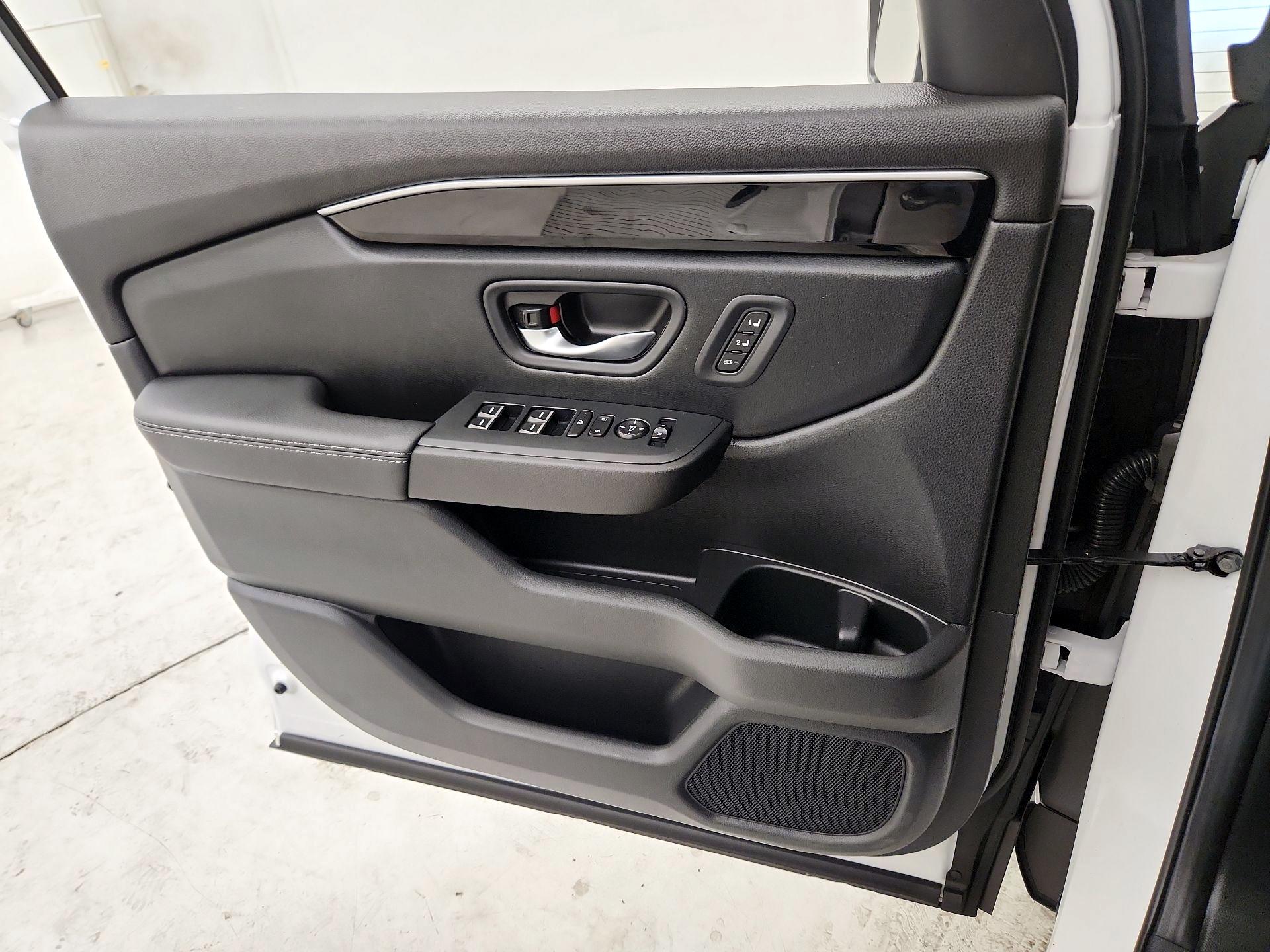 Thumbnail: 2025 Honda Pilot - 12