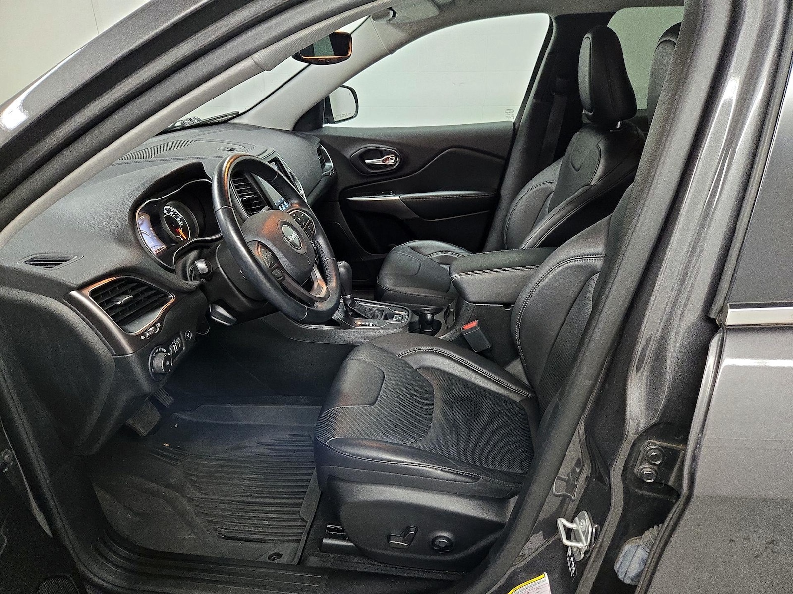 2021 Jeep Cherokee Latitude Lux - Photo 12