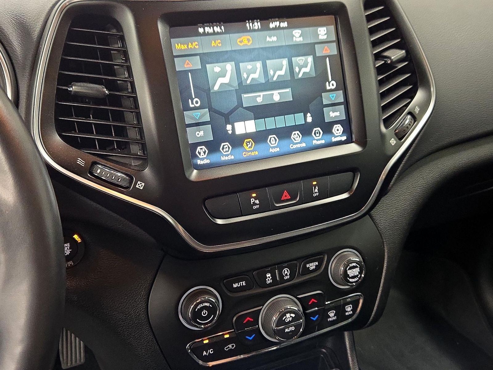 2021 Jeep Cherokee Latitude Lux - Photo 17