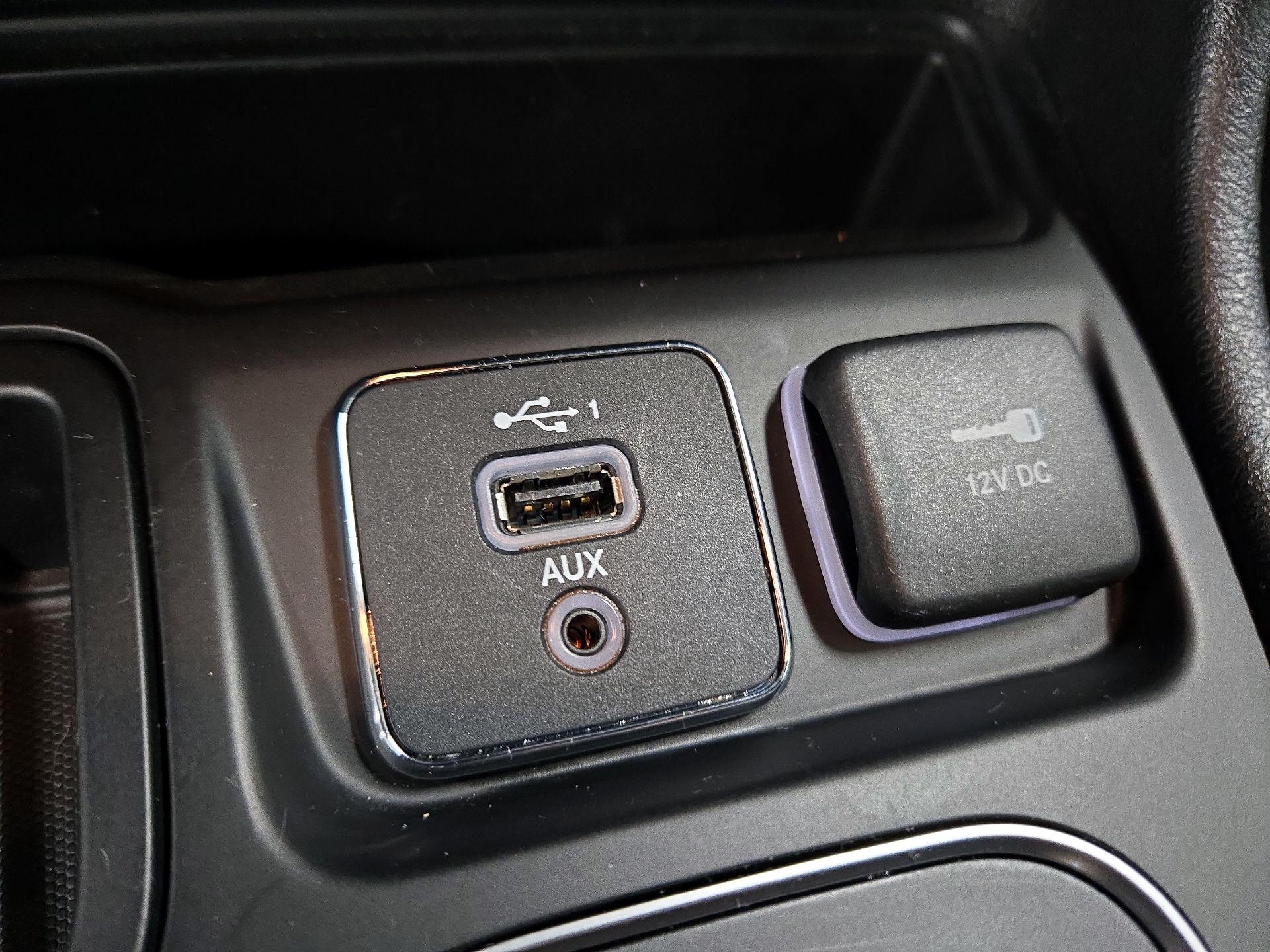 Thumbnail: 2021 Jeep Cherokee - 18