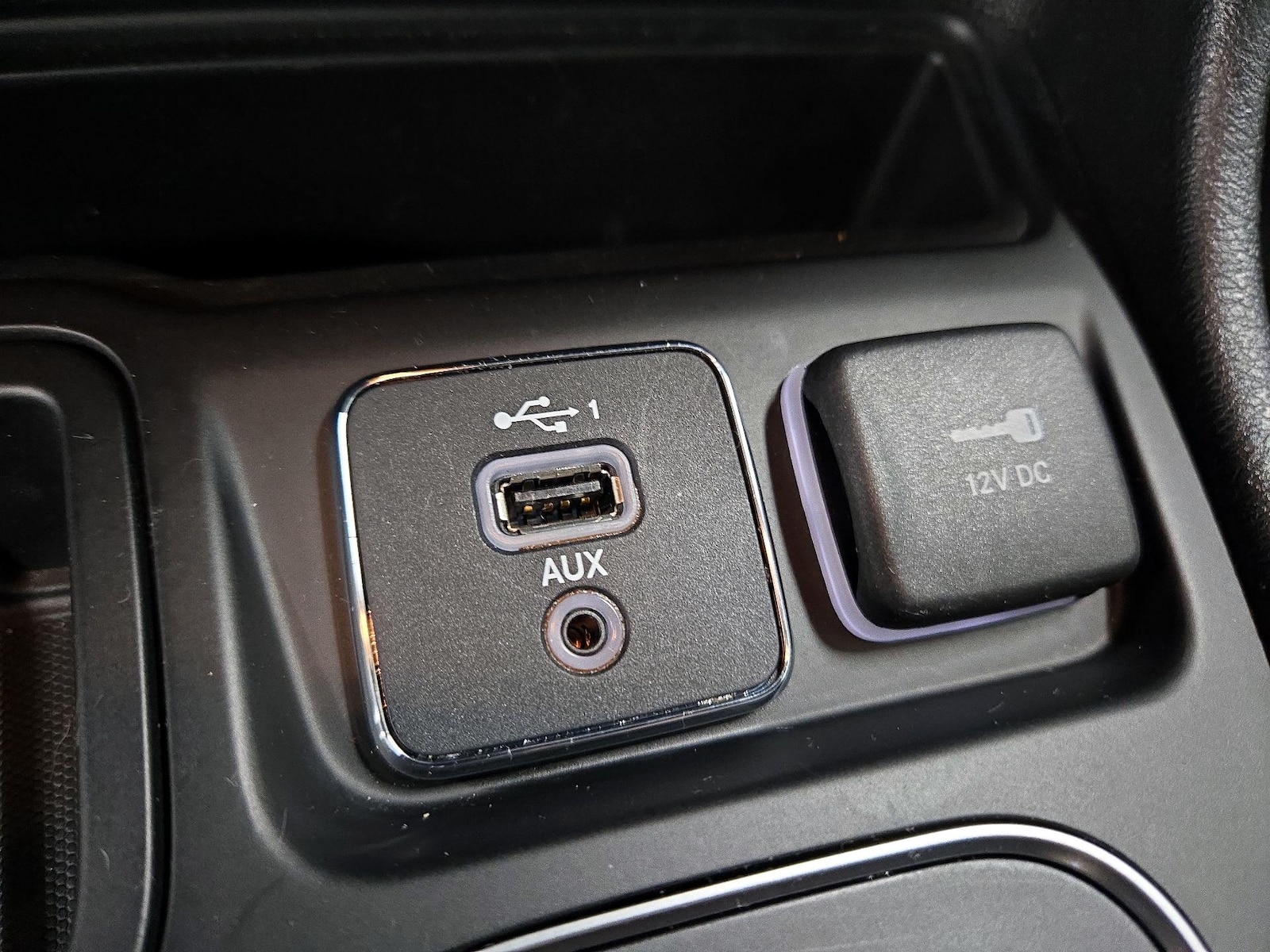 2021 Jeep Cherokee Latitude Lux - Photo 19