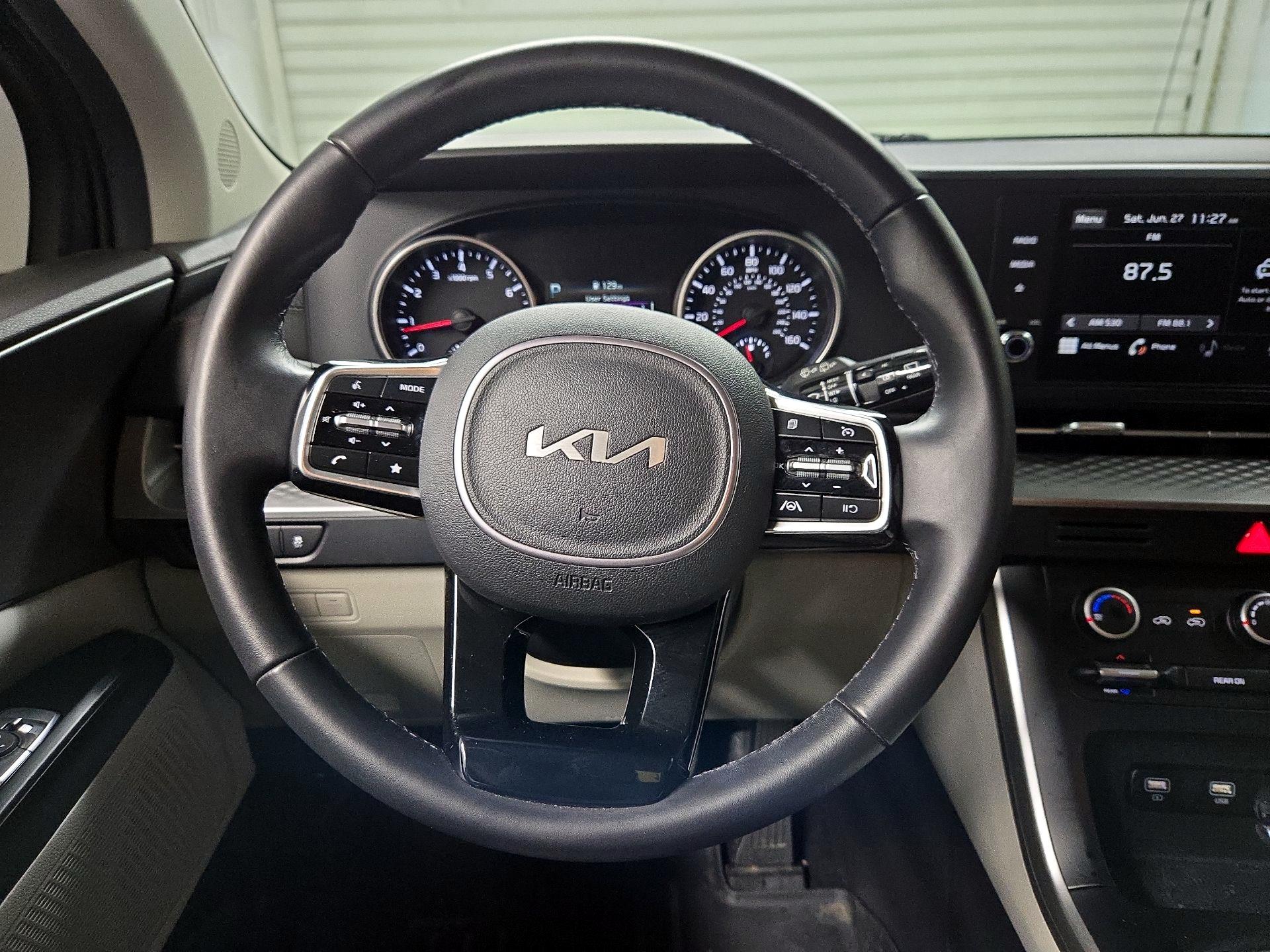 Thumbnail: 2022 Kia Carnival - 10