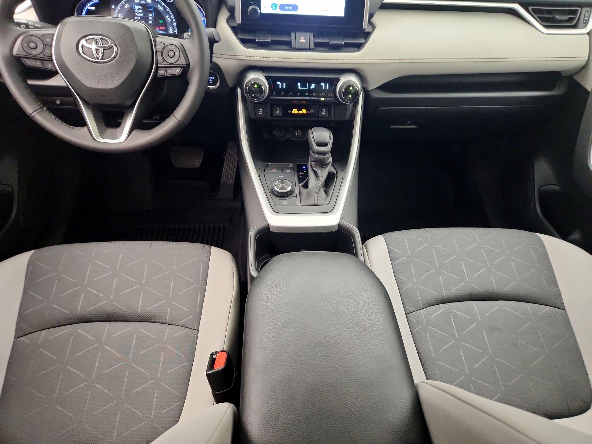 Thumbnail: 2024 Toyota RAV4 - 9