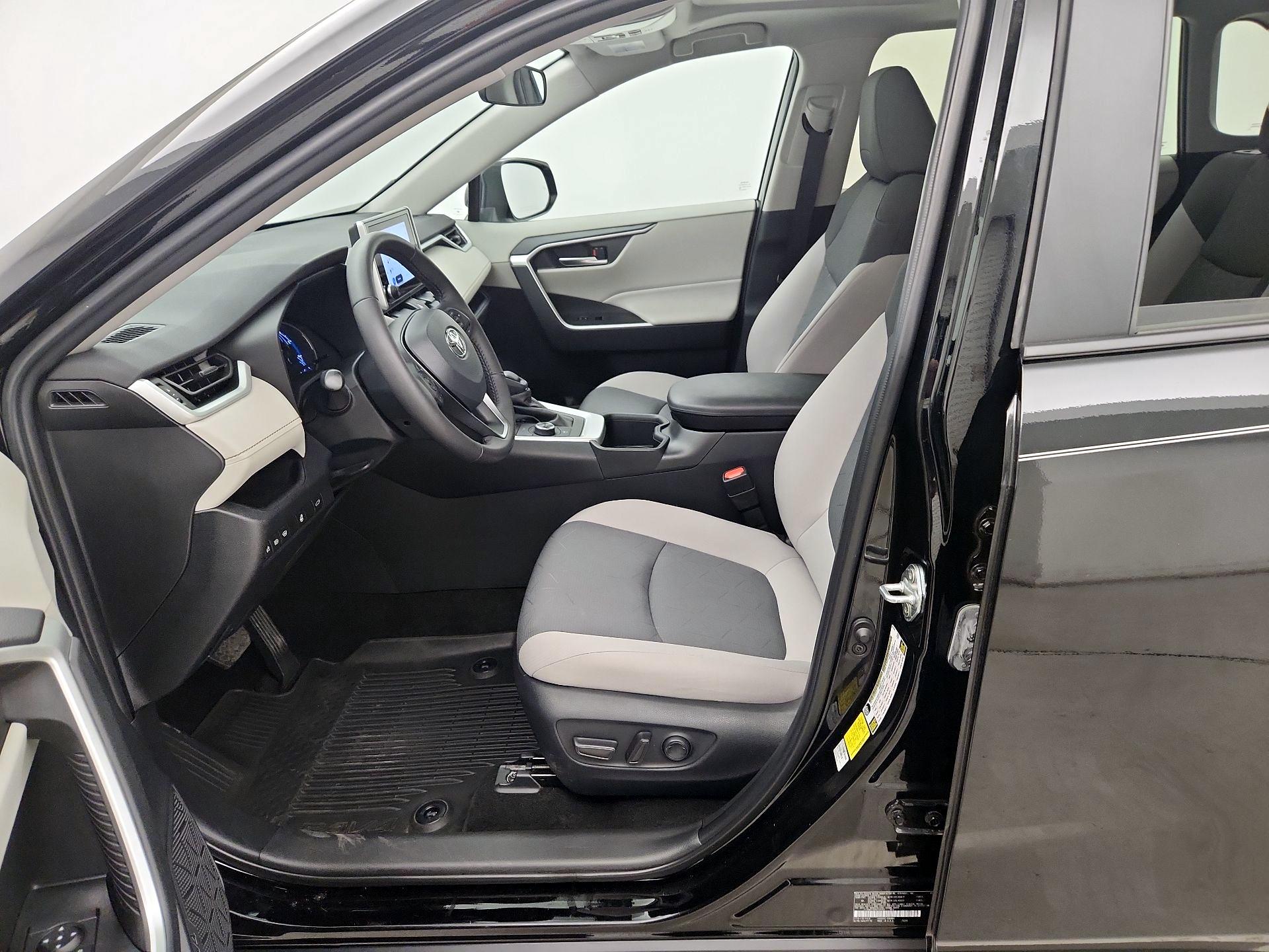 Thumbnail: 2024 Toyota RAV4 - 11