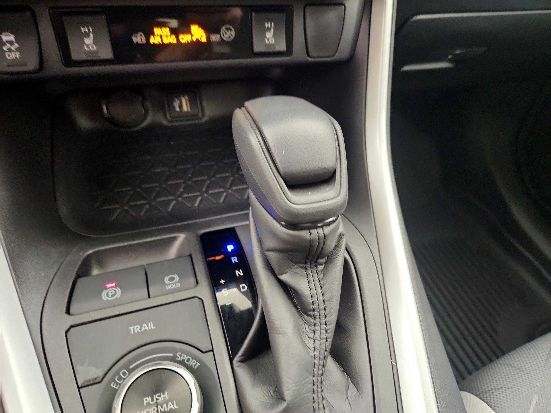 Thumbnail: 2024 Toyota RAV4 - 17