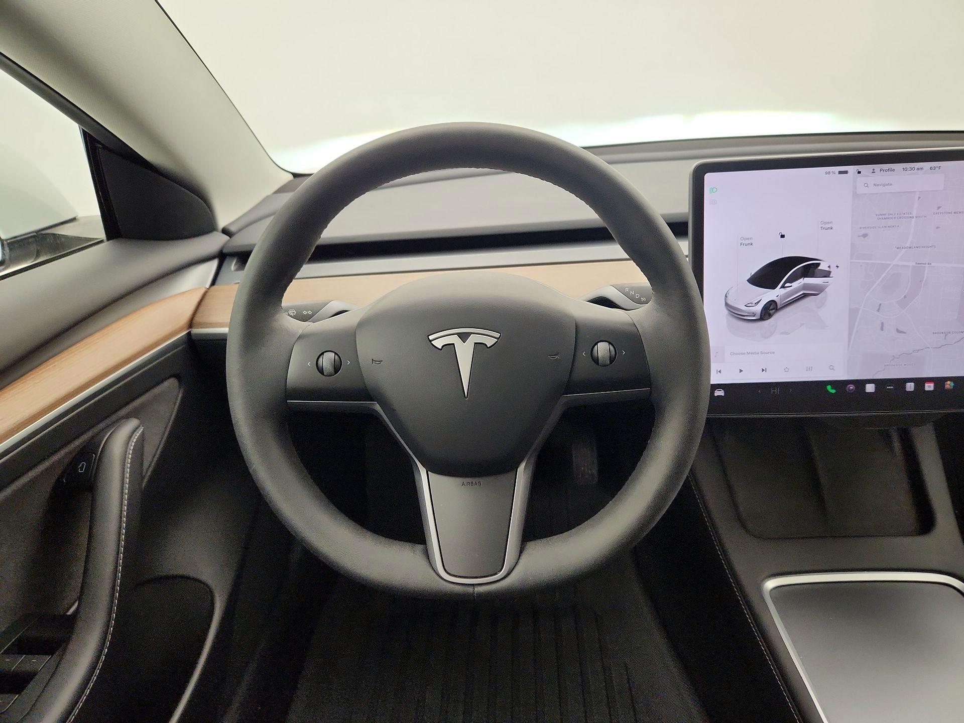 Thumbnail: 2023 Tesla Model 3 - 10