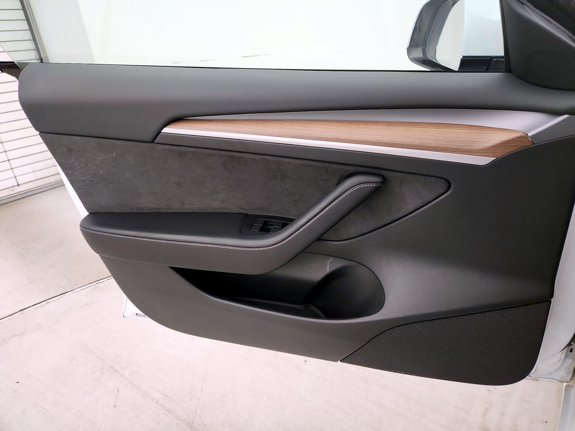 Thumbnail: 2023 Tesla Model 3 - 12