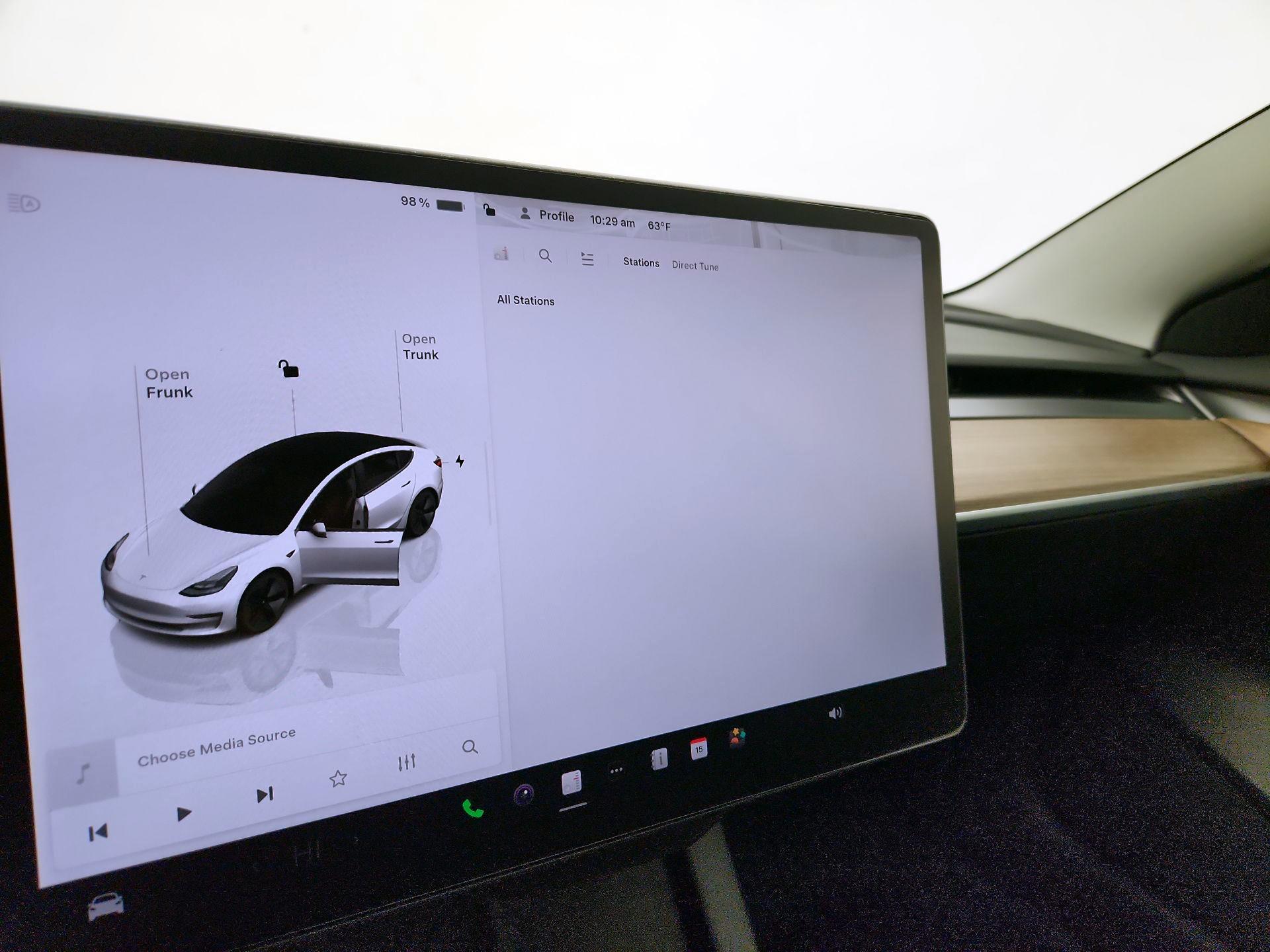 Thumbnail: 2023 Tesla Model 3 - 15