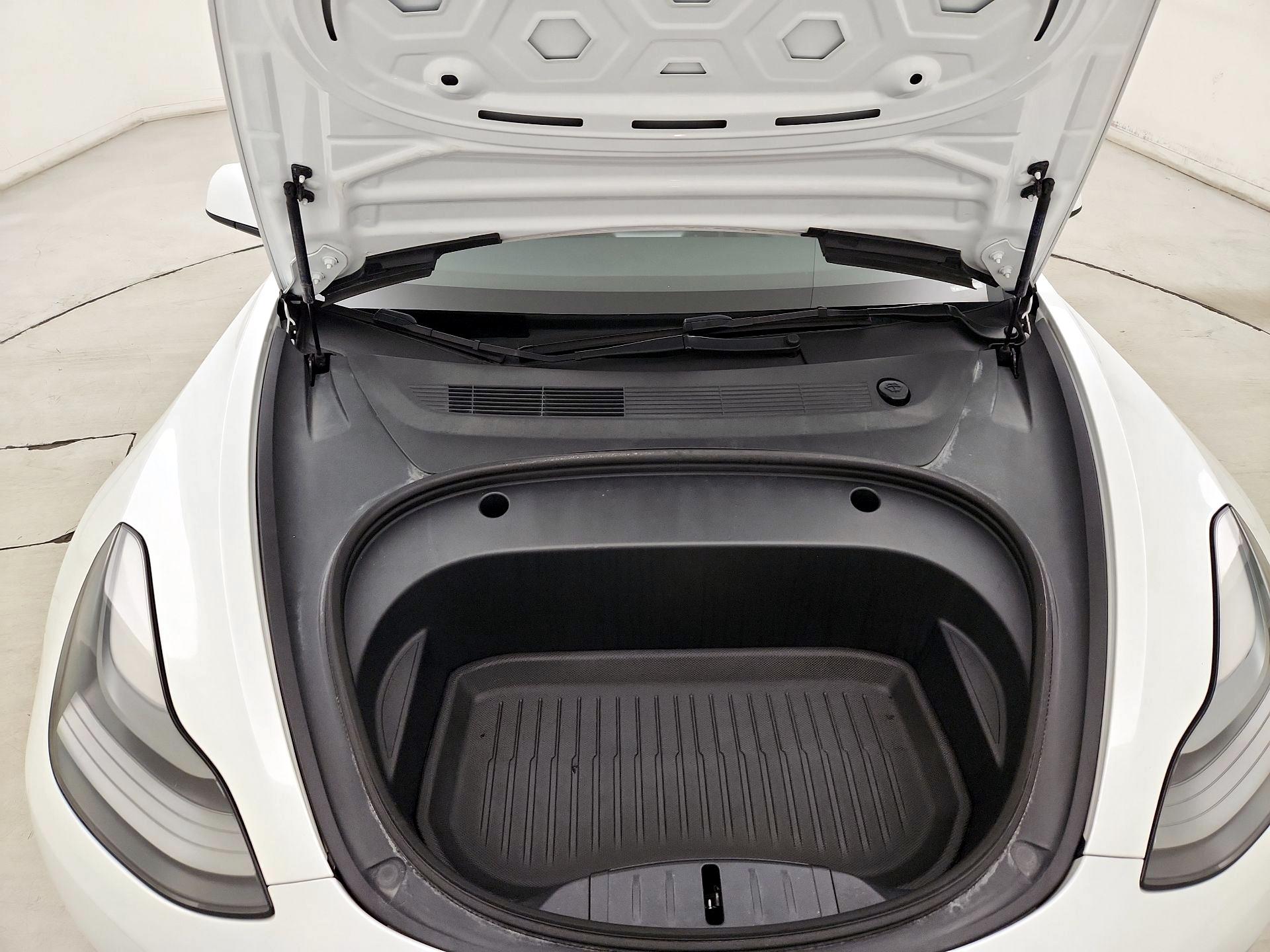 Thumbnail: 2023 Tesla Model 3 - 20