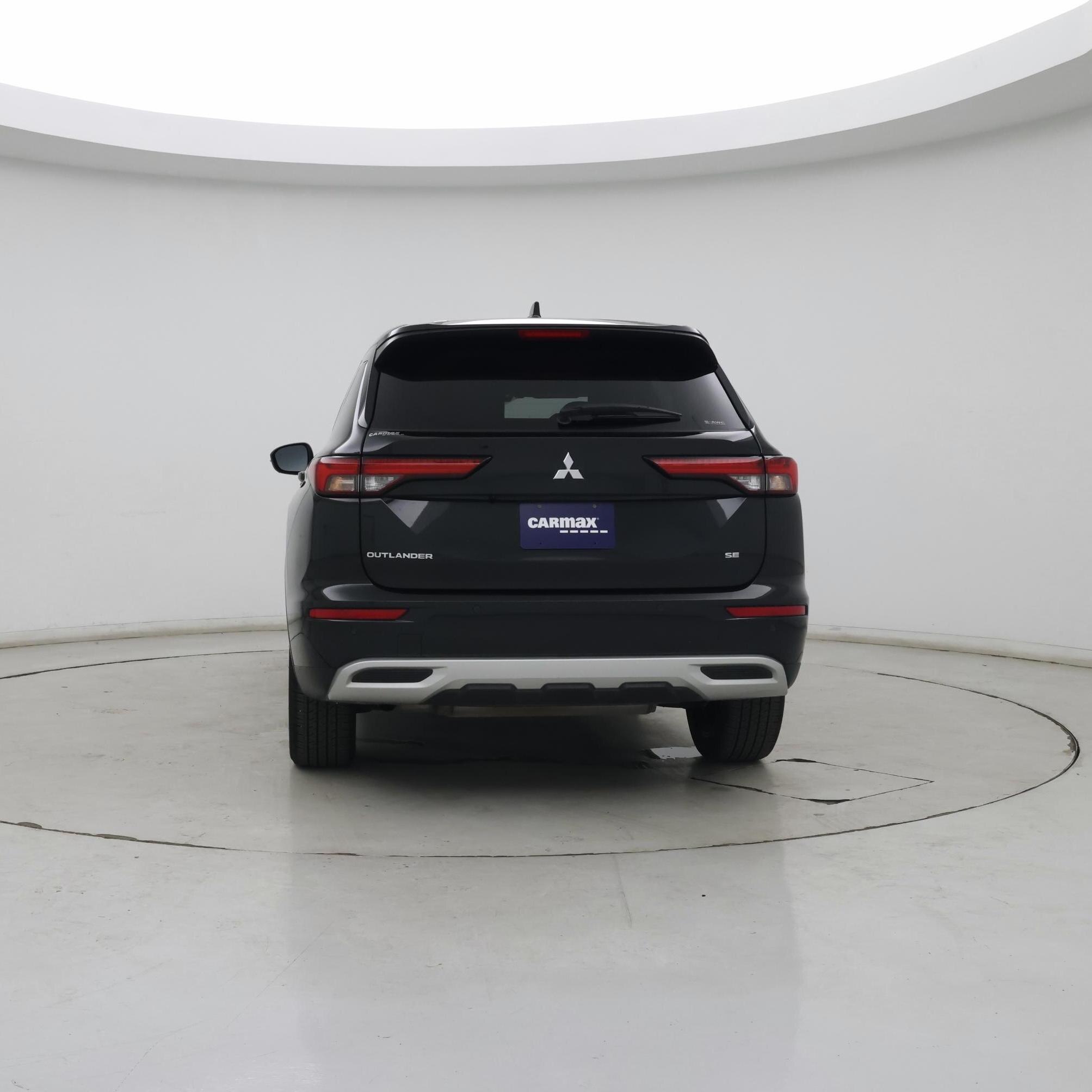 Thumbnail: 2023 Mitsubishi Outlander - 2