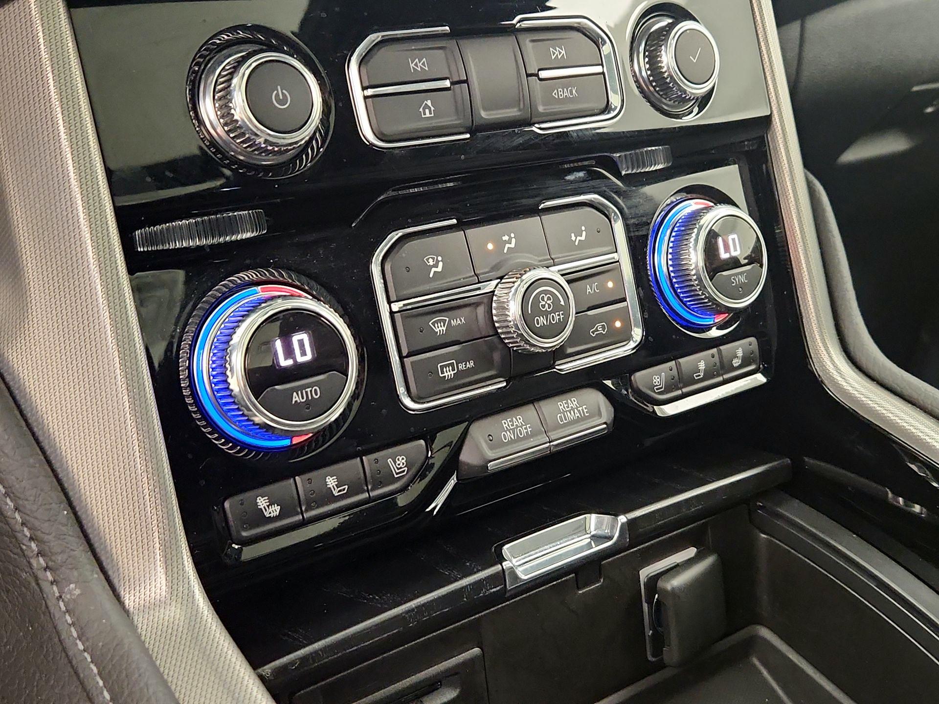 Thumbnail: 2021 GMC Yukon XL - 17