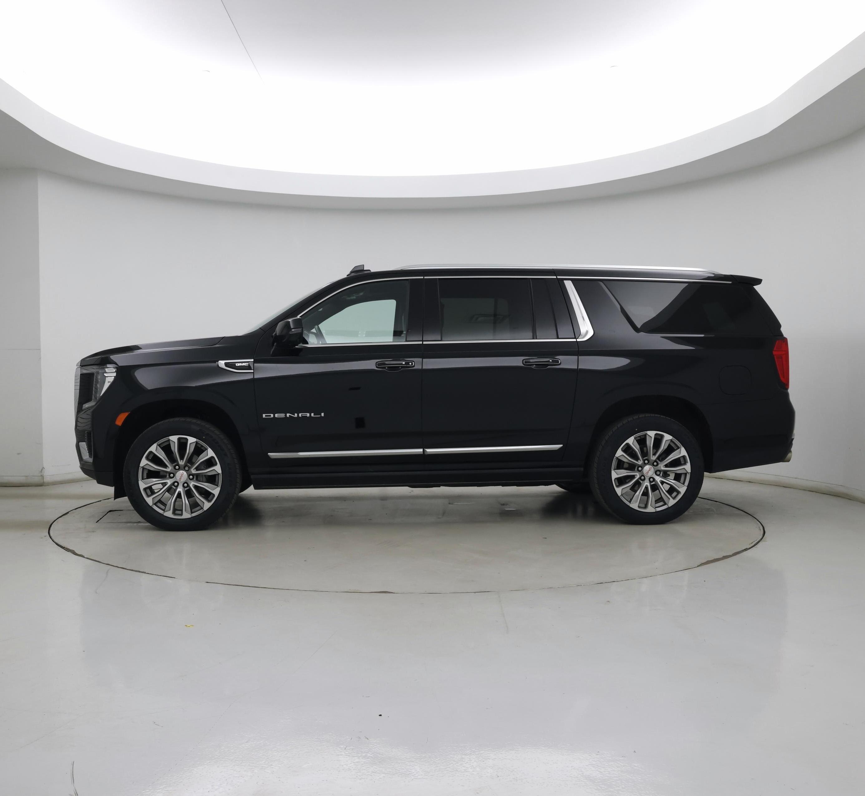 Thumbnail: 2021 GMC Yukon XL - 3