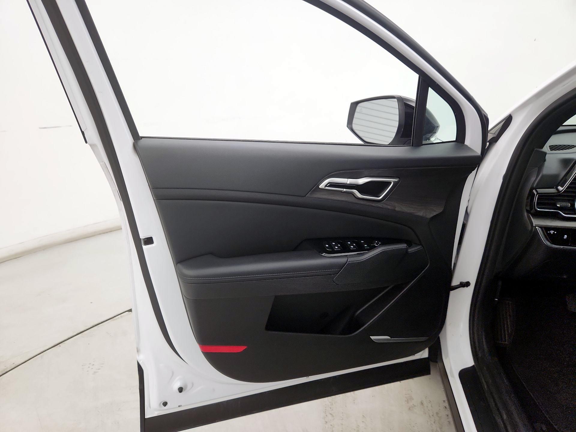 Thumbnail: 2023 Kia Sportage - 12