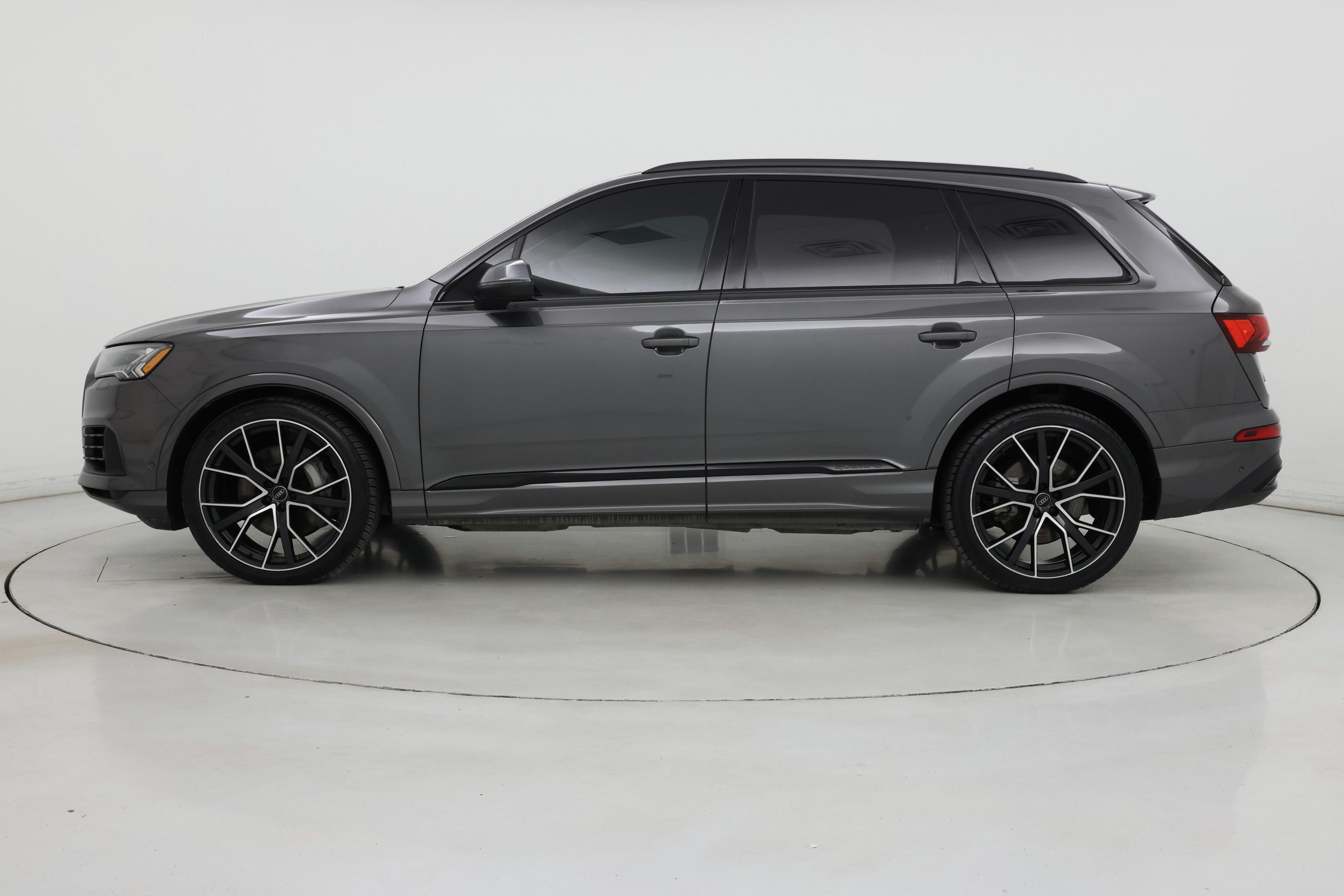 Thumbnail: 2020 Audi Q7 - 3