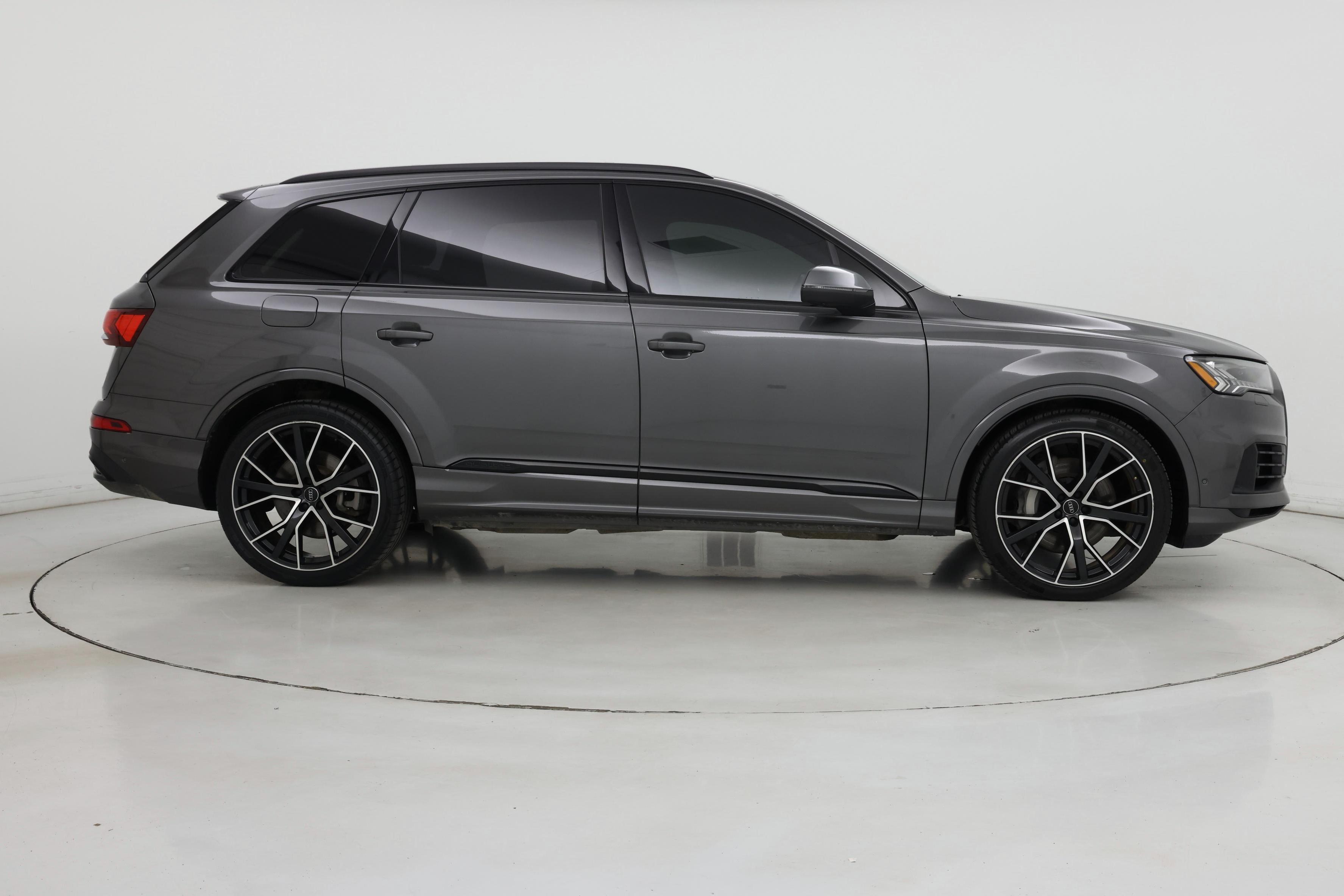 Thumbnail: 2020 Audi Q7 - 7
