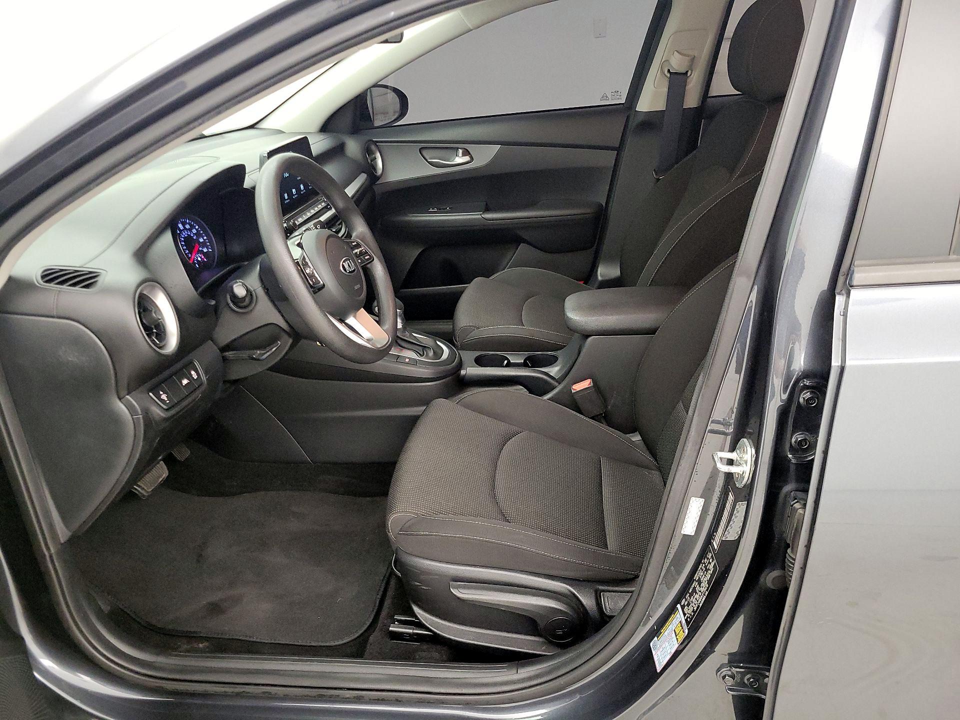 Thumbnail: 2020 Kia Forte - 11