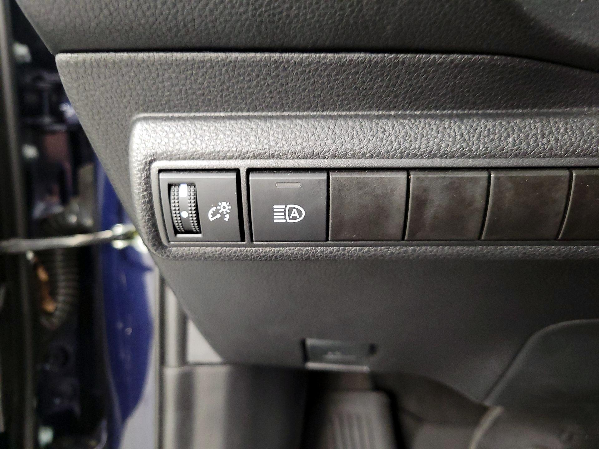 Thumbnail: 2025 Toyota Corolla - 13