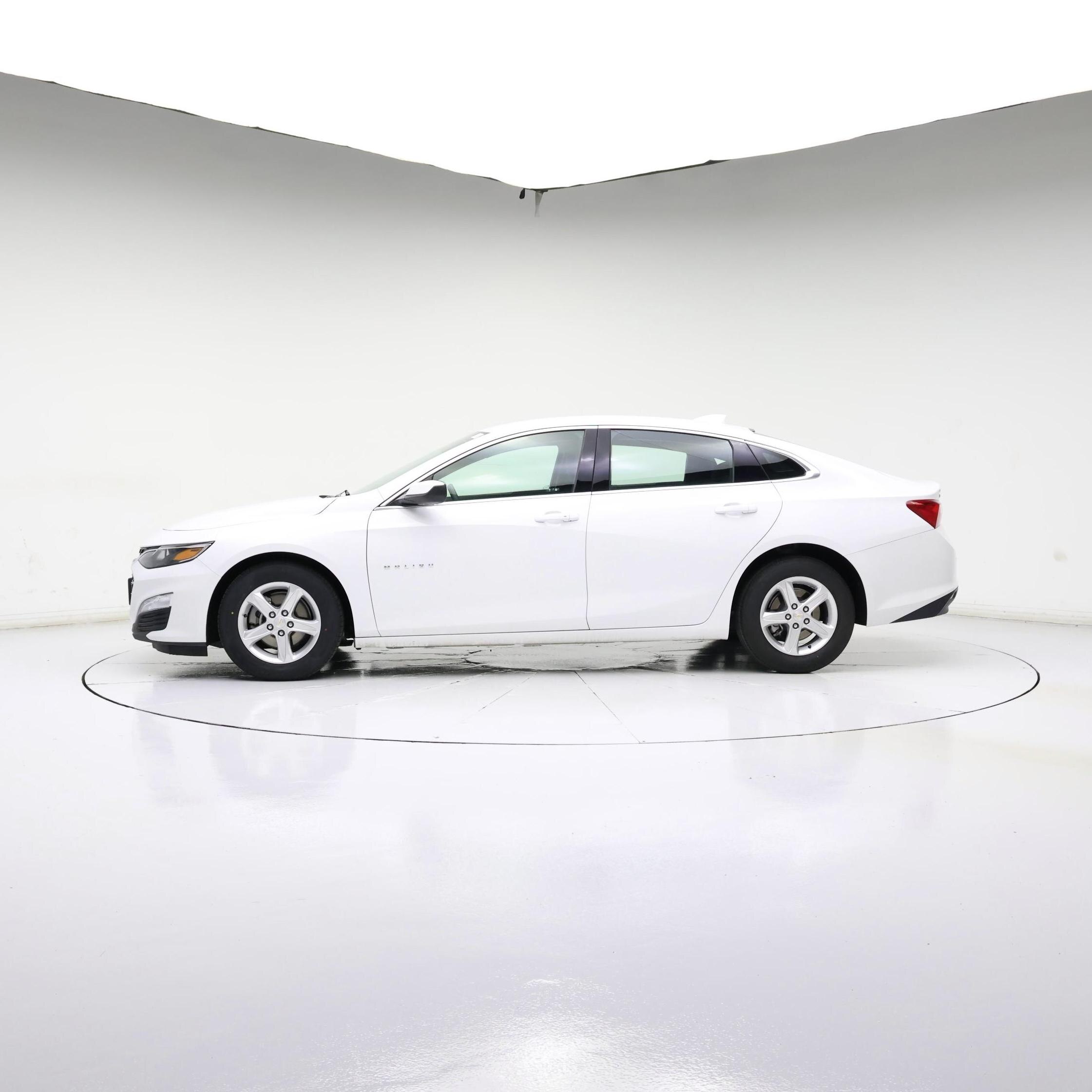 Thumbnail: 2024 Chevrolet Malibu - 3