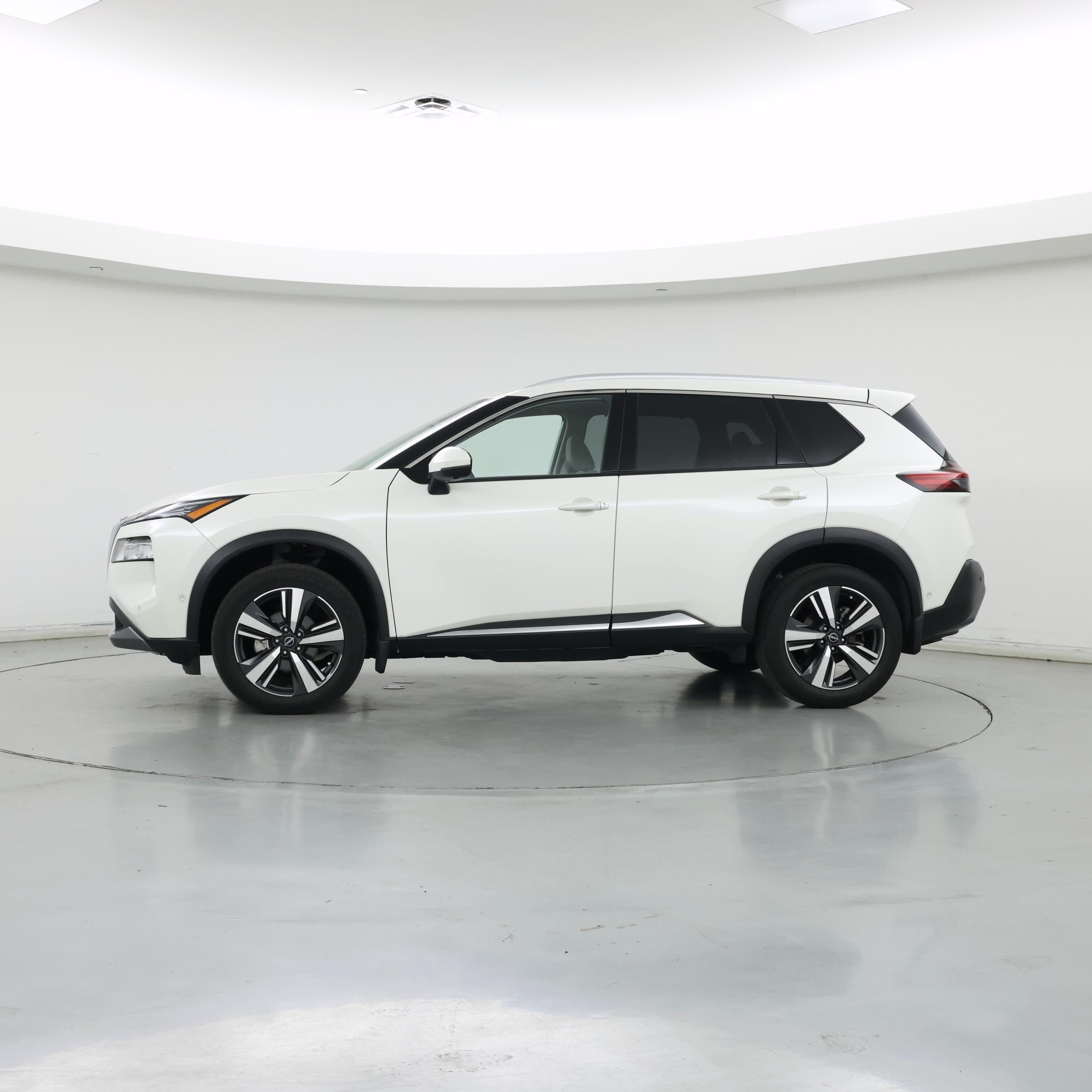Thumbnail: 2023 Nissan Rogue - 3