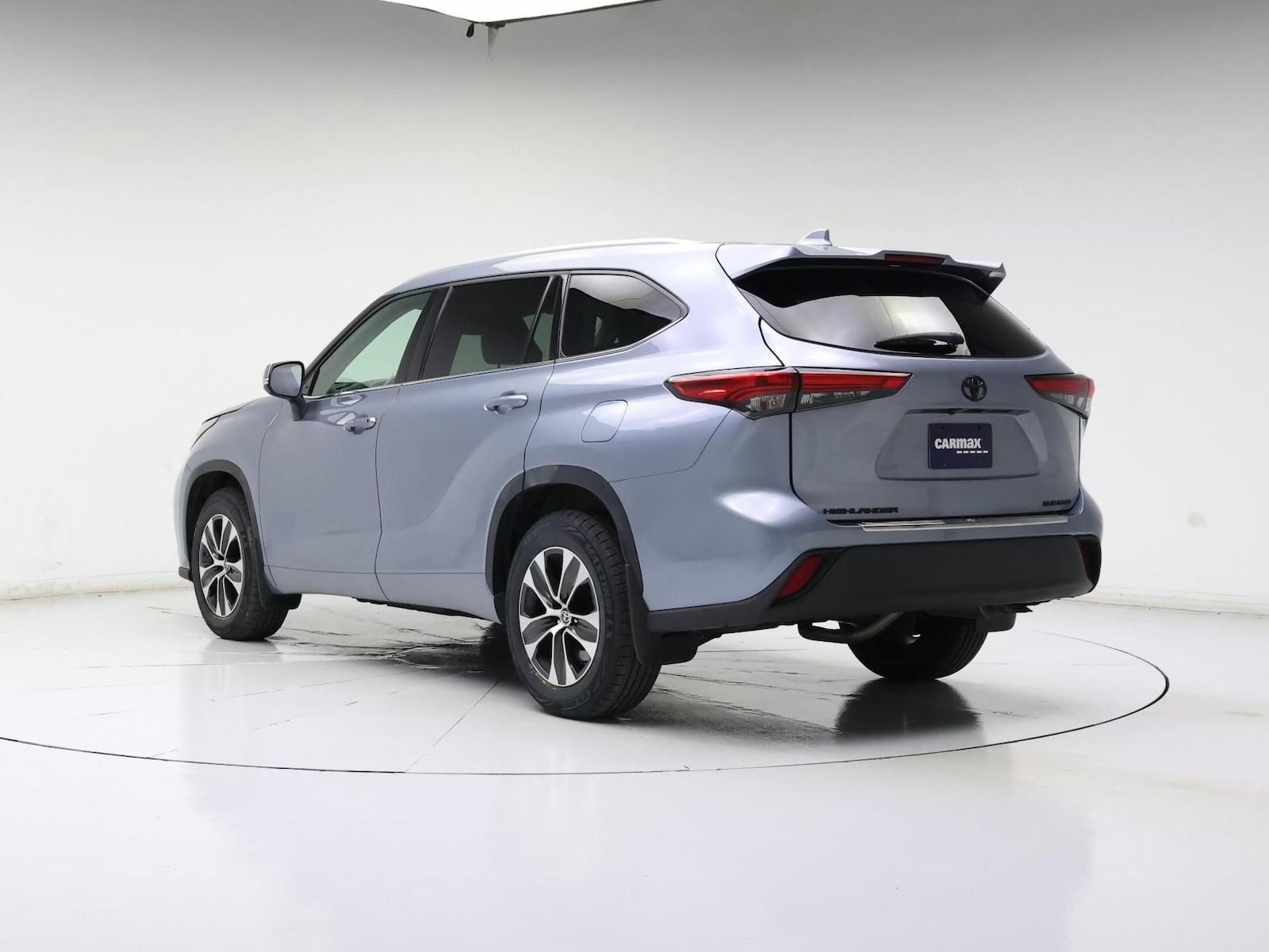 2022 Toyota Highlander XLE - Photo 3