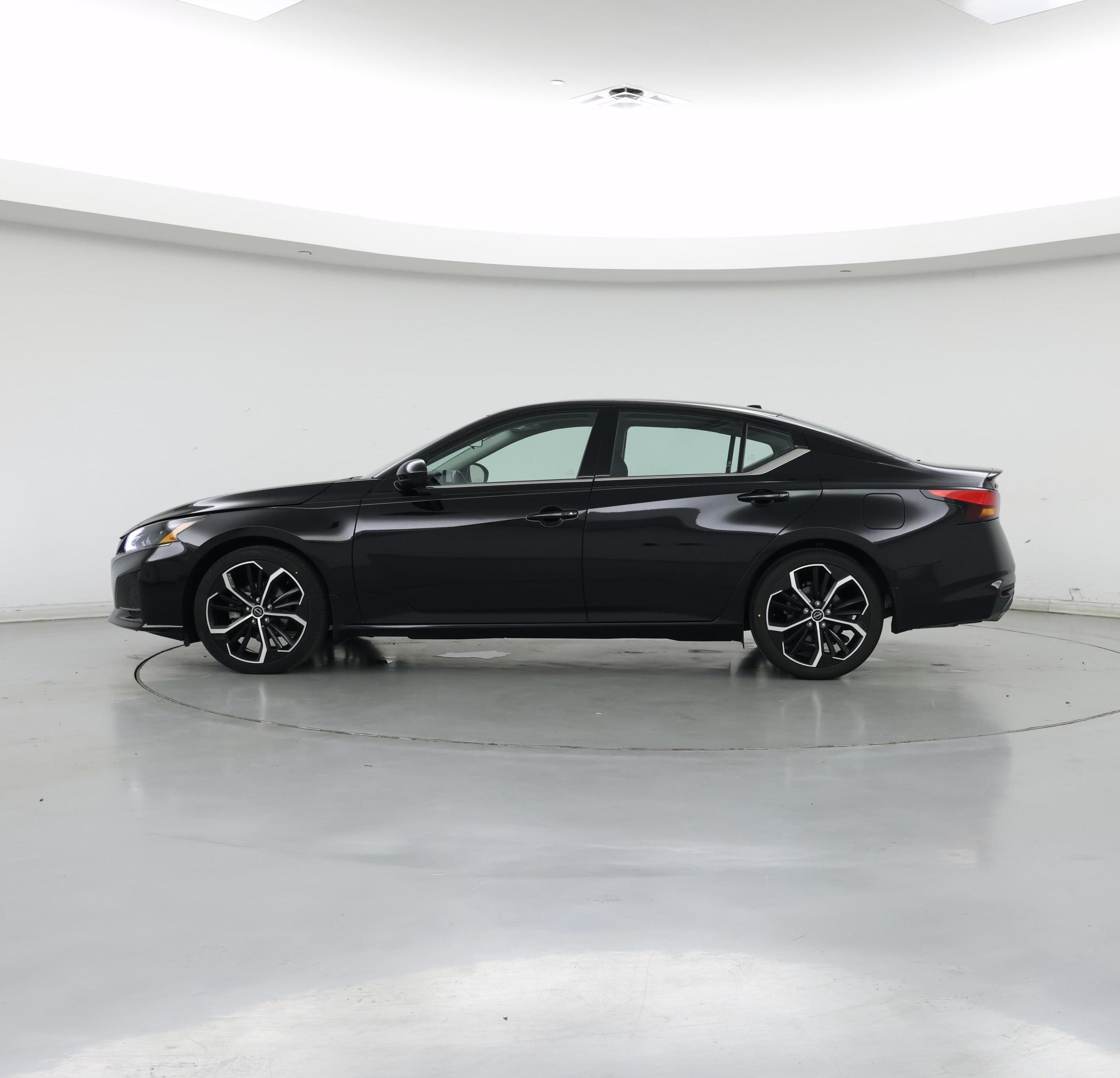 Thumbnail: 2023 Nissan Altima - 3