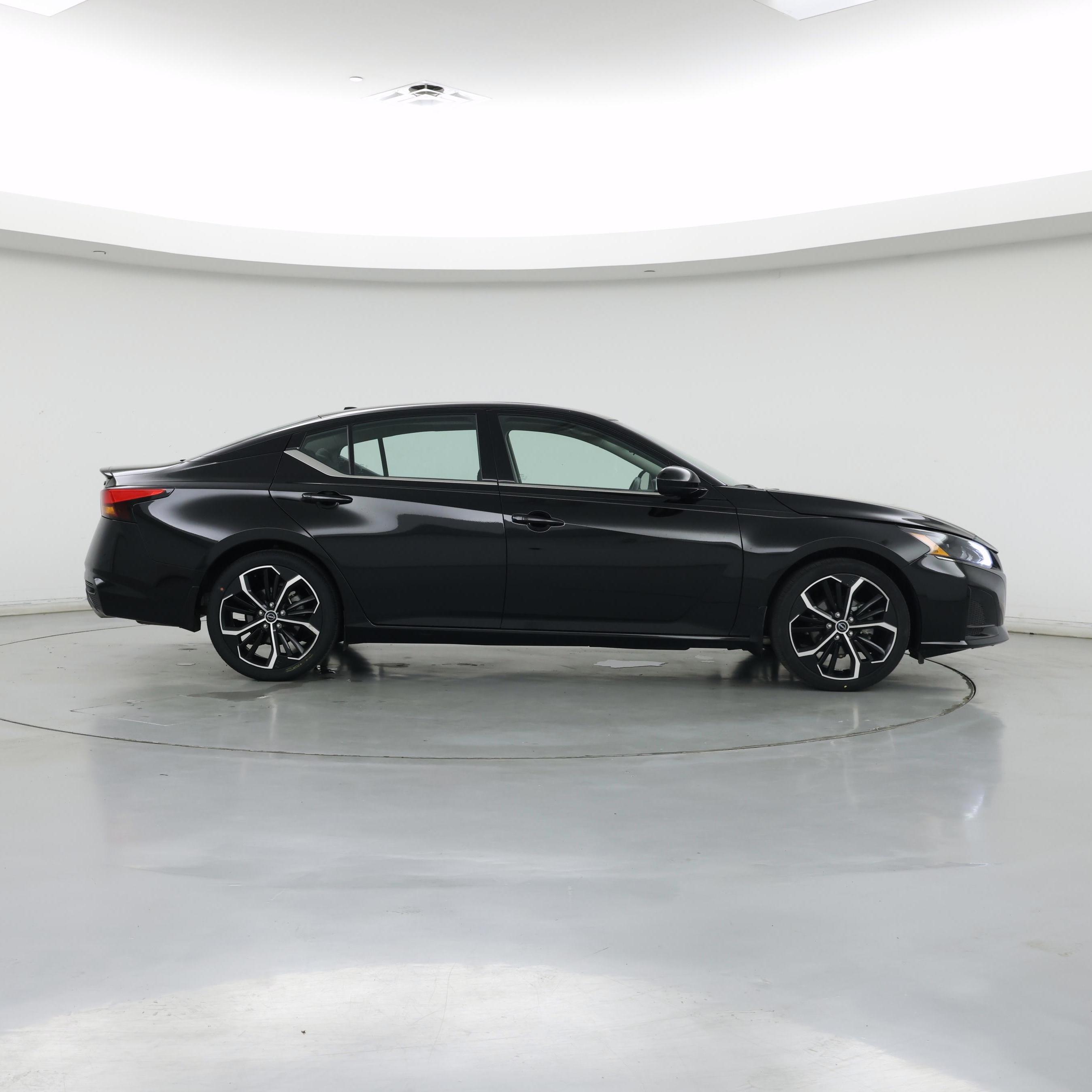 Thumbnail: 2023 Nissan Altima - 7