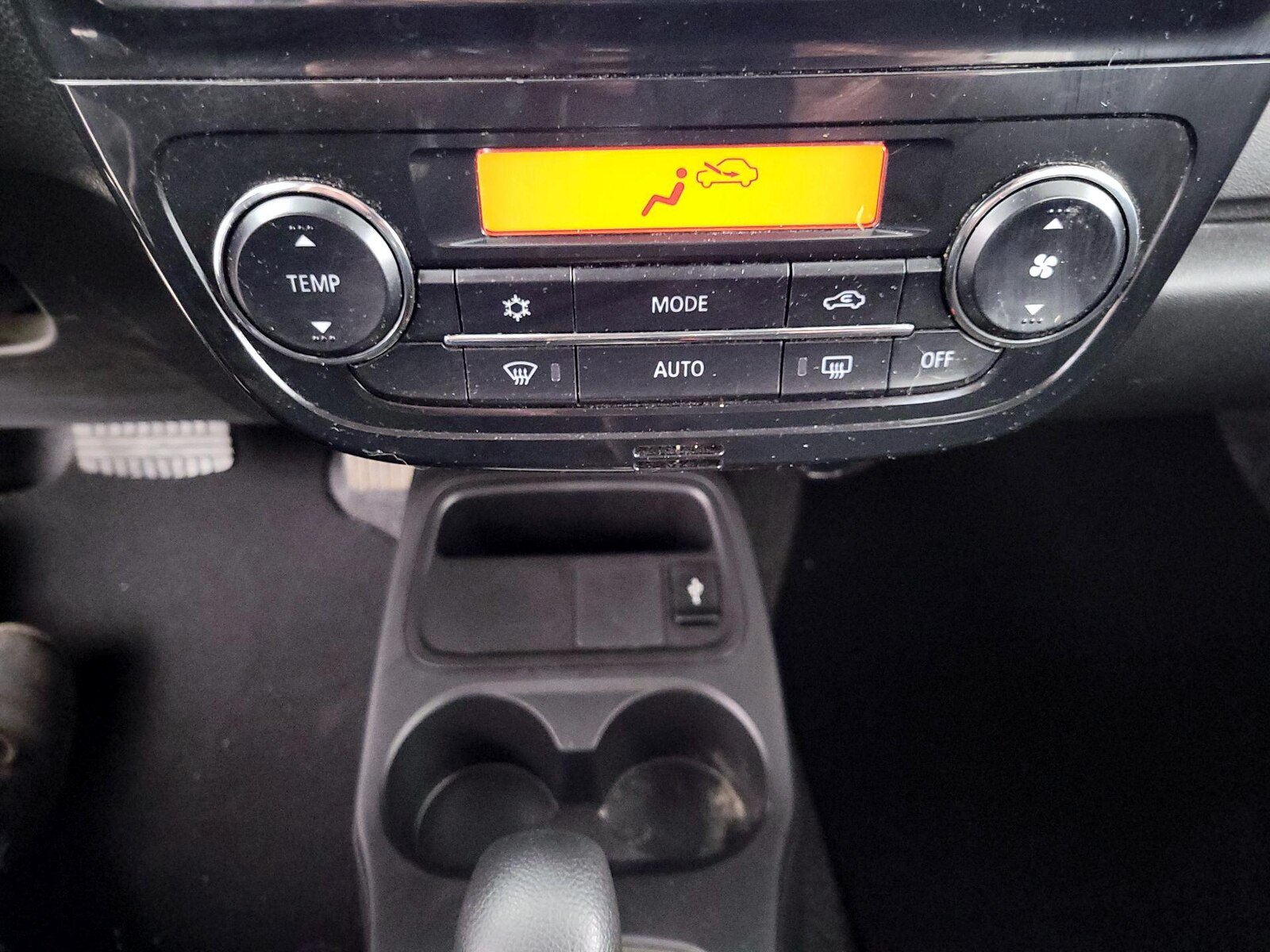 2024 Mitsubishi Mirage ES - Photo 17