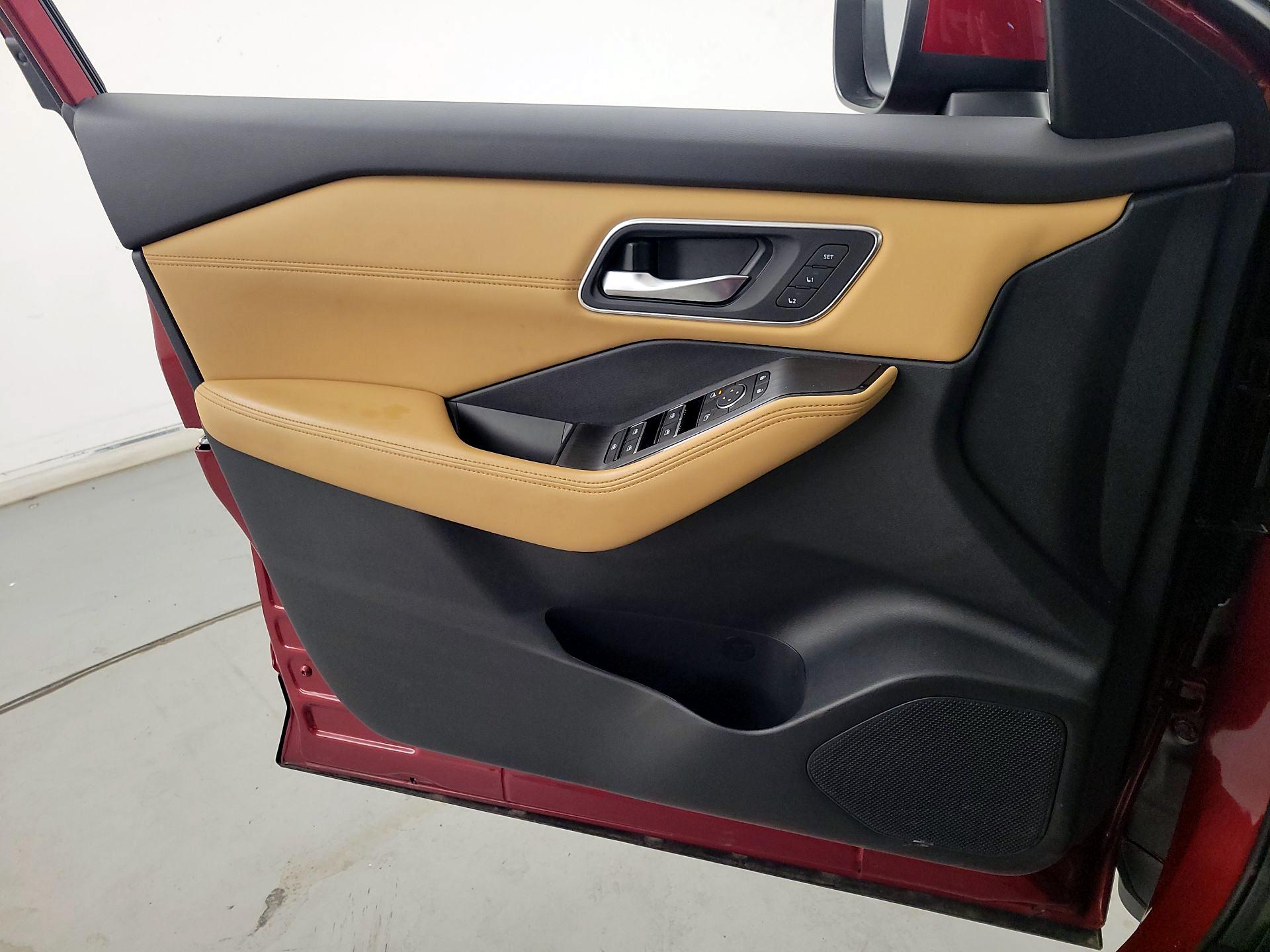 Thumbnail: 2023 Nissan Rogue - 12