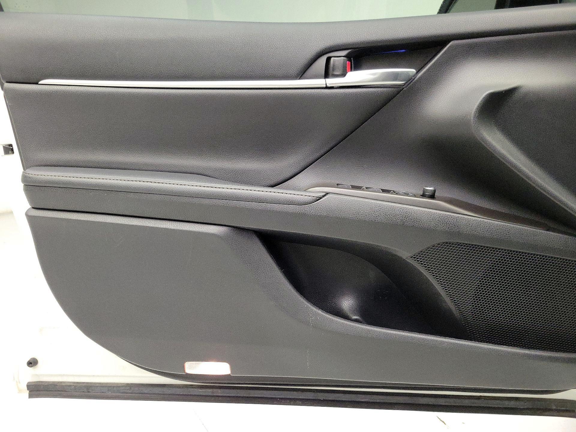 Thumbnail: 2022 Toyota Camry - 12