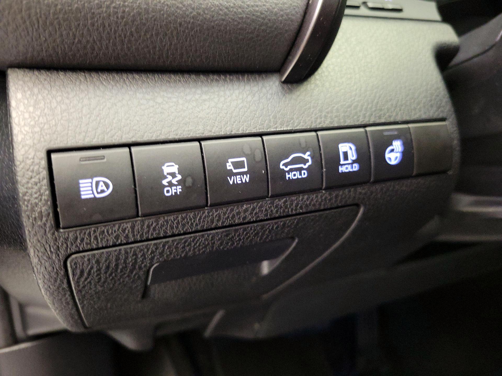 Thumbnail: 2022 Toyota Camry - 13