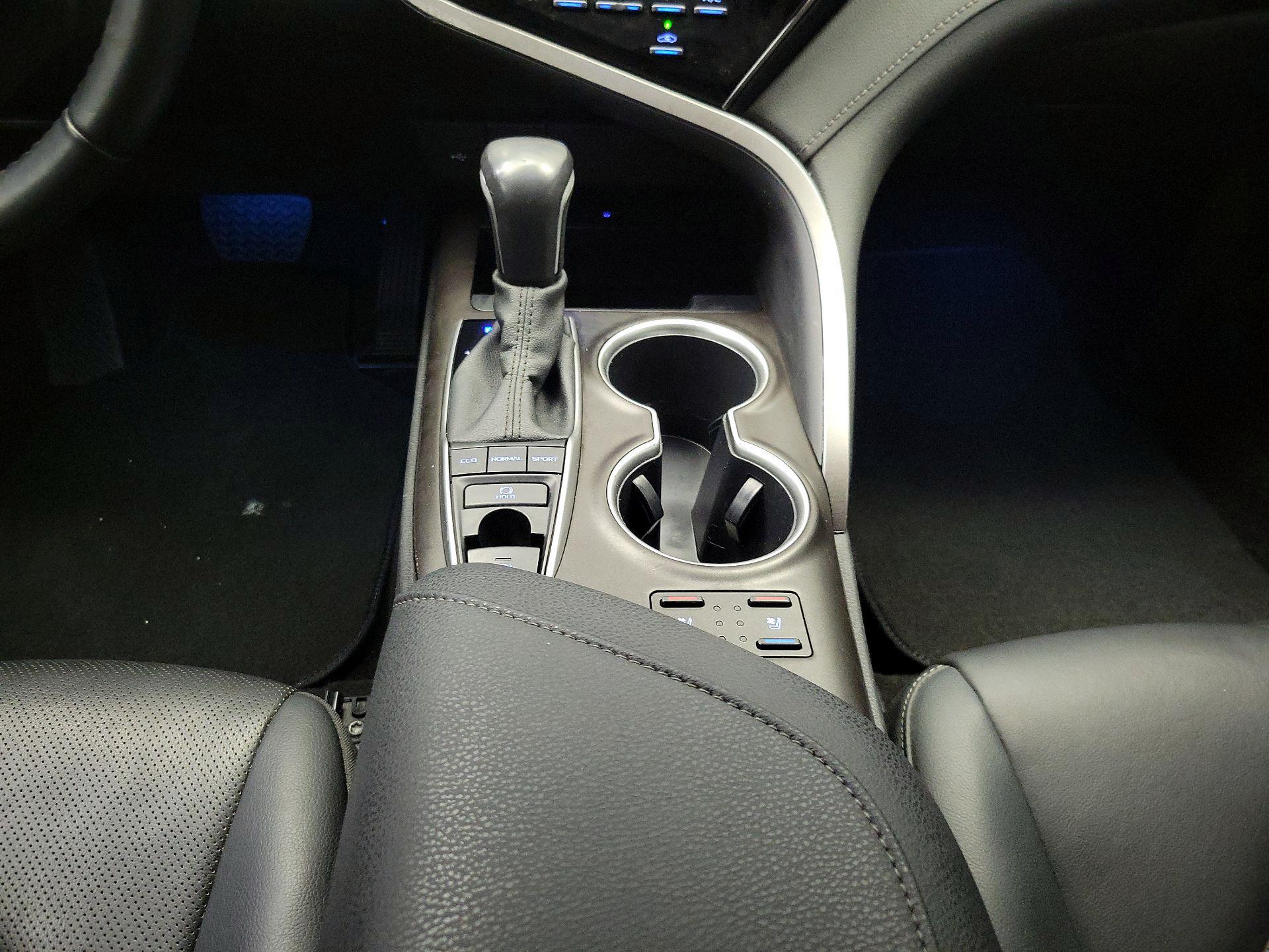 Thumbnail: 2022 Toyota Camry - 18