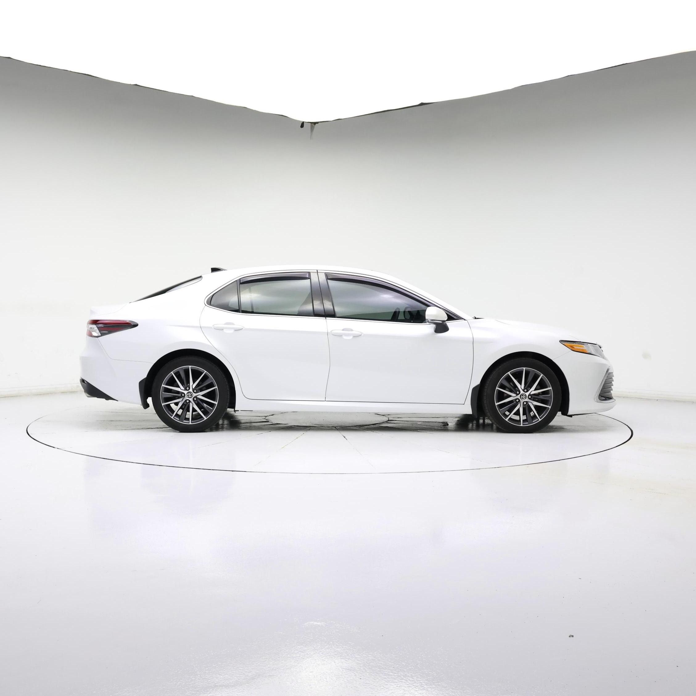 Thumbnail: 2022 Toyota Camry - 7