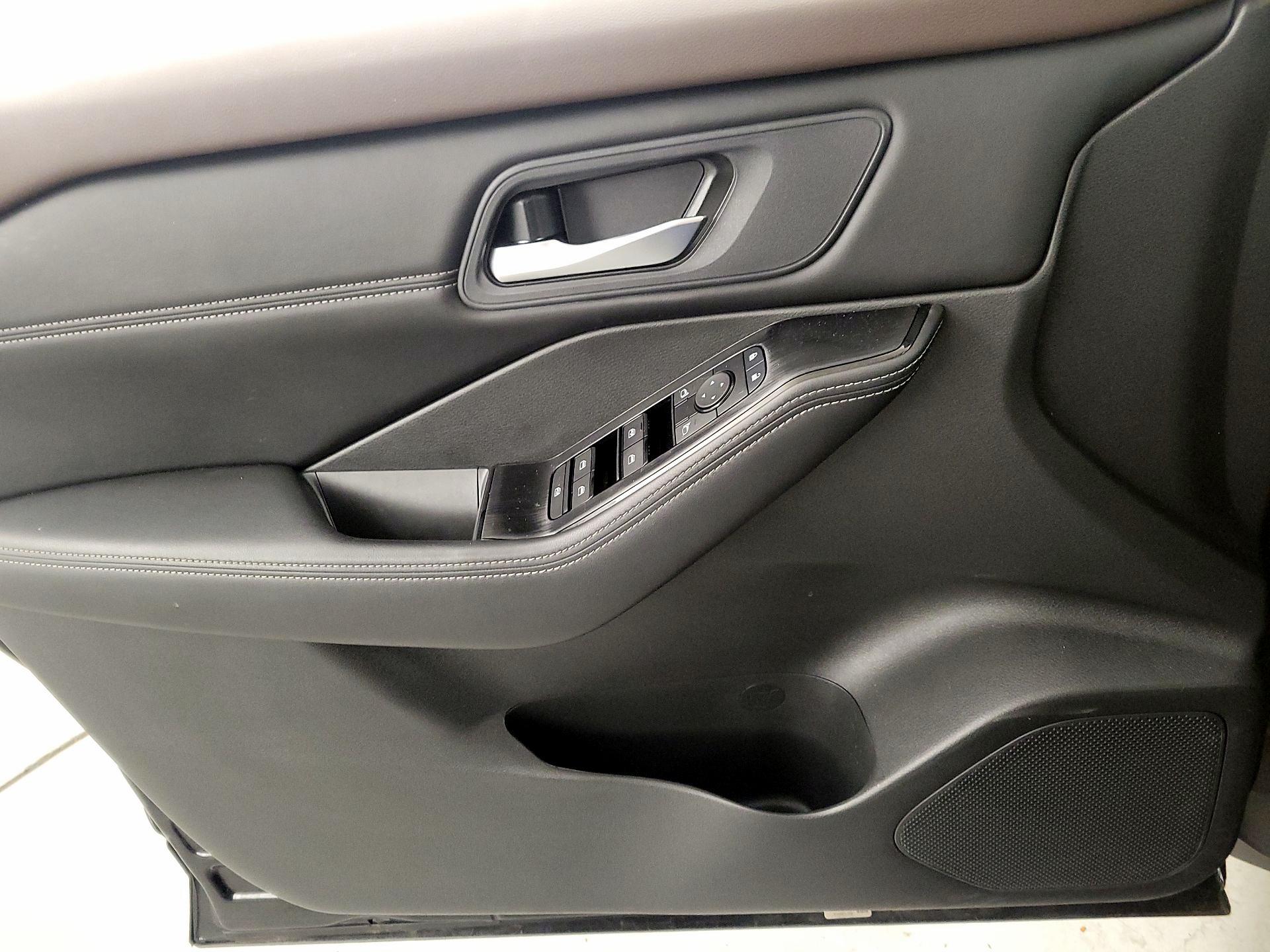 Thumbnail: 2023 Nissan Rogue - 12