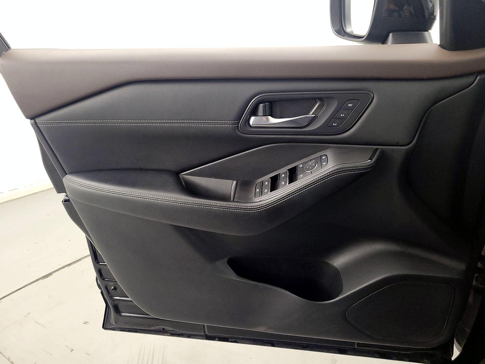 Thumbnail: 2023 Nissan Rogue - 12