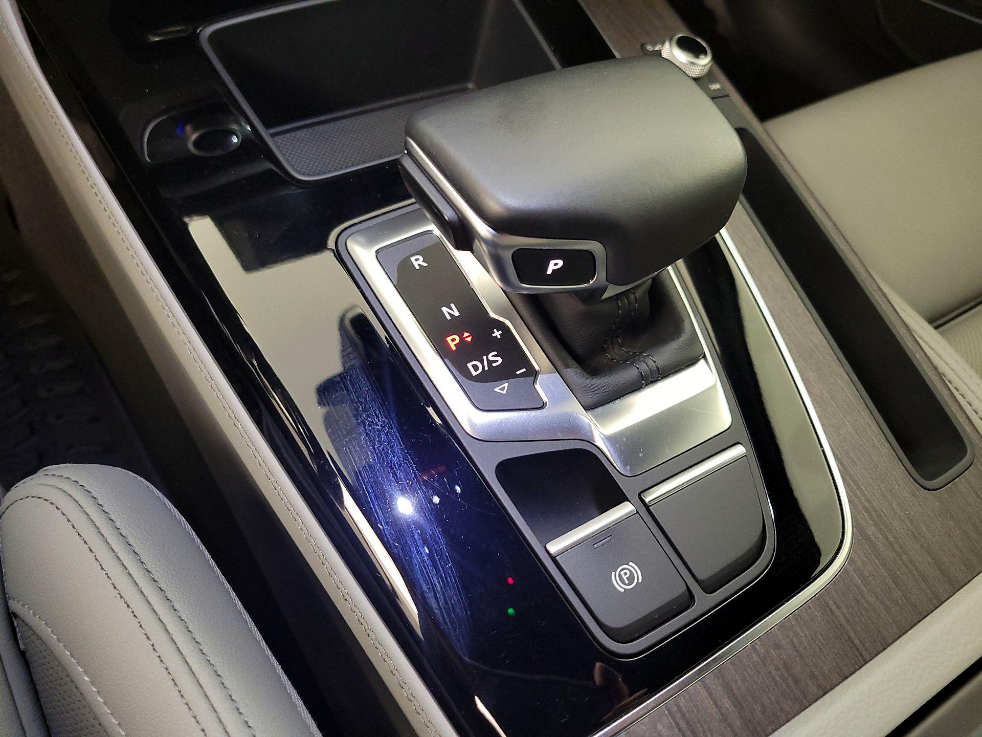 Thumbnail: 2022 Audi Q5 - 18