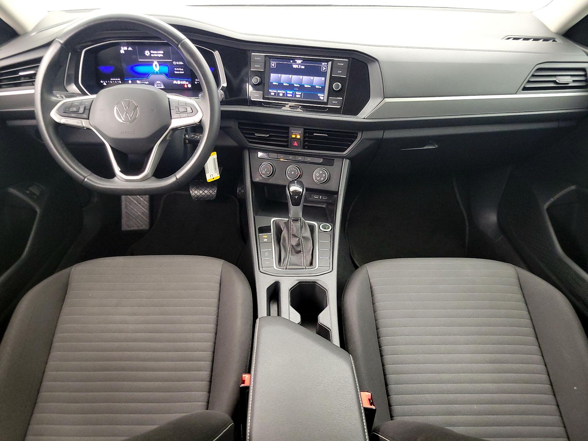 Thumbnail: 2024 Volkswagen Jetta - 9