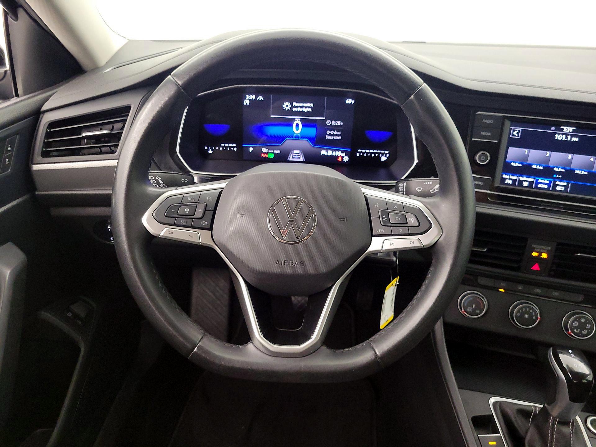 Thumbnail: 2024 Volkswagen Jetta - 10